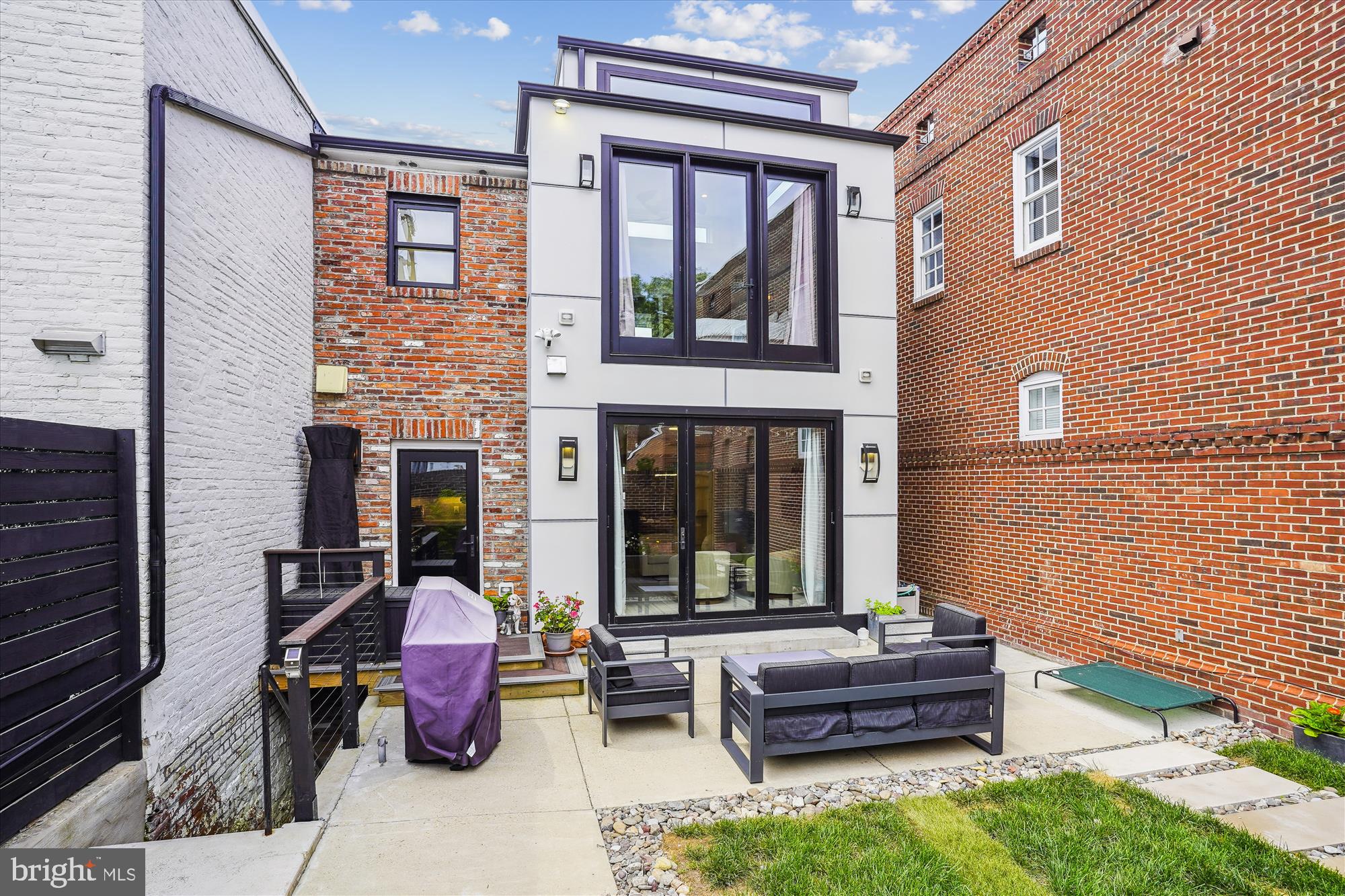 Real estate listing preview #1