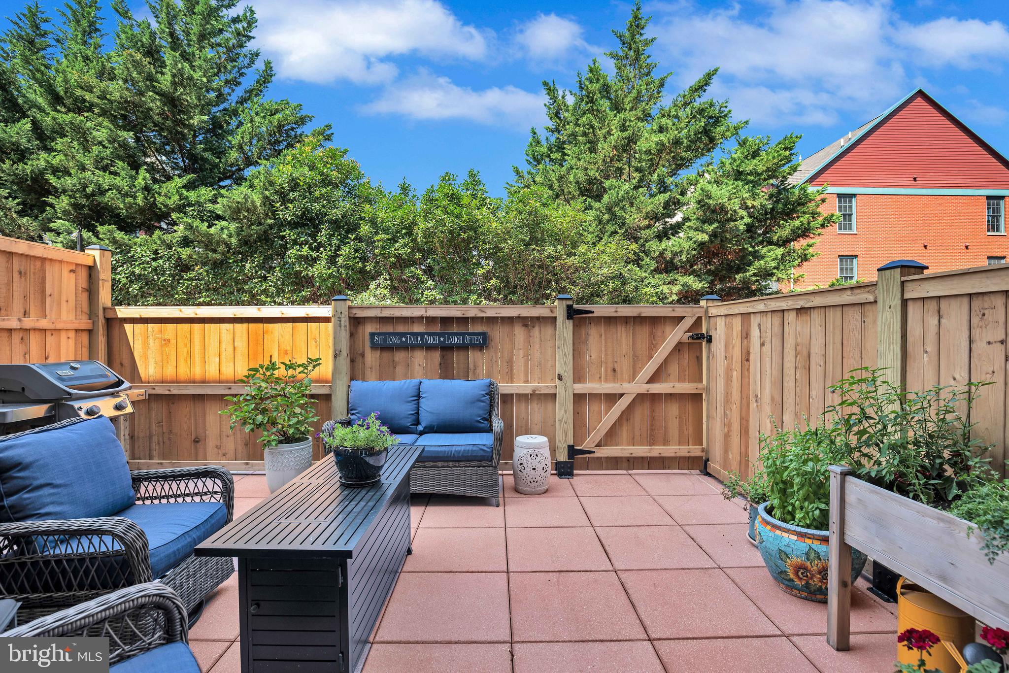 Real estate listing preview #16