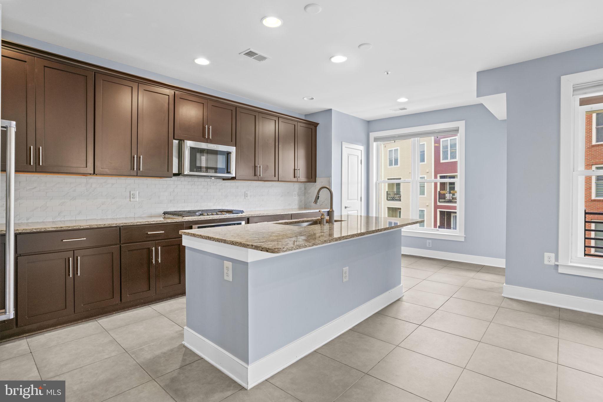 Real estate listing preview #3