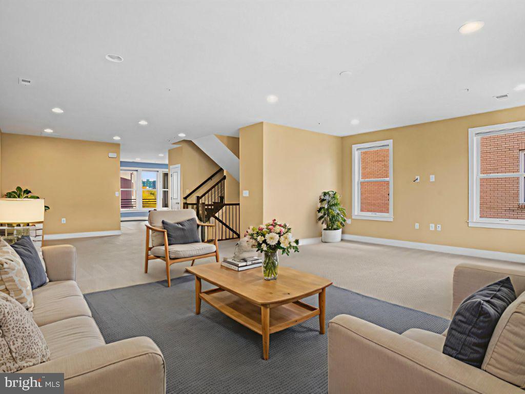 Real estate listing preview #15