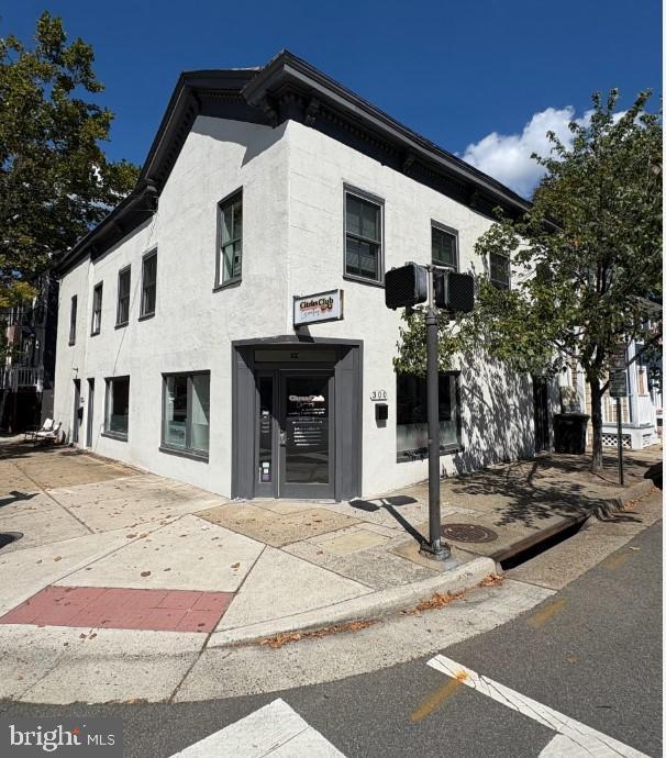 Real estate listing preview #3