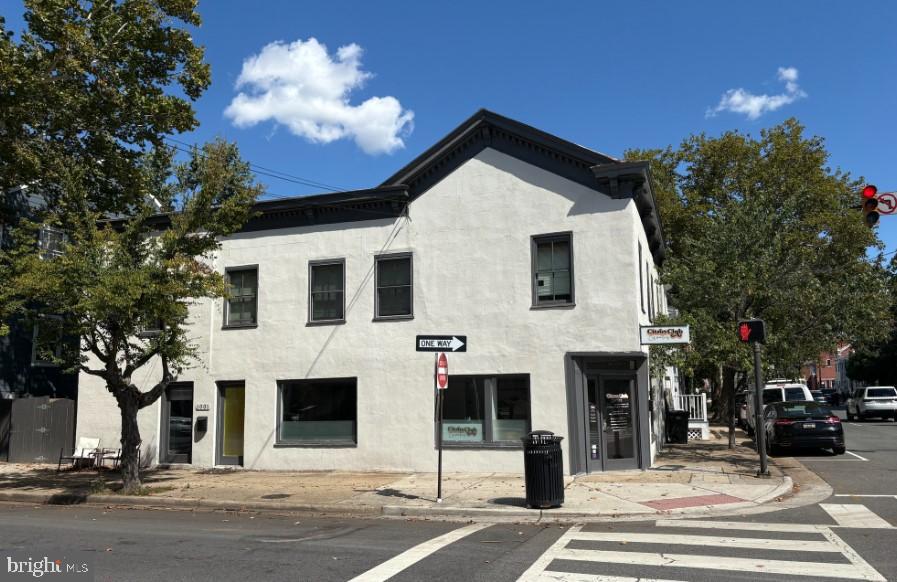 Real estate listing preview #2