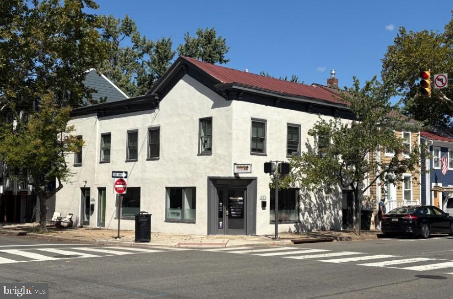 Real estate listing preview #1