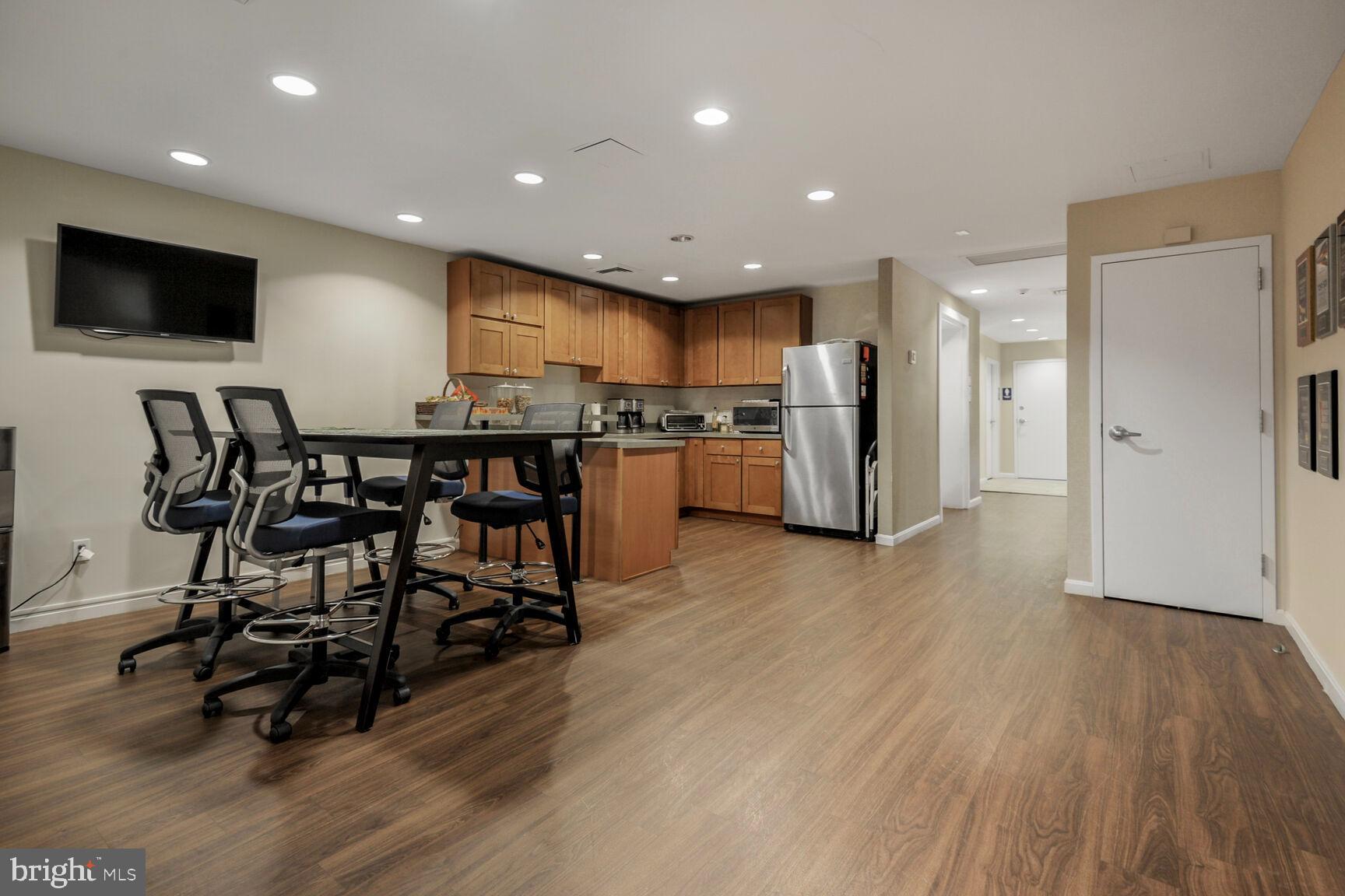 Real estate listing preview #6