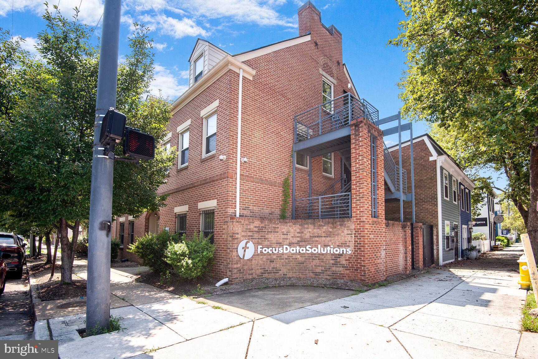 Real estate listing preview #4