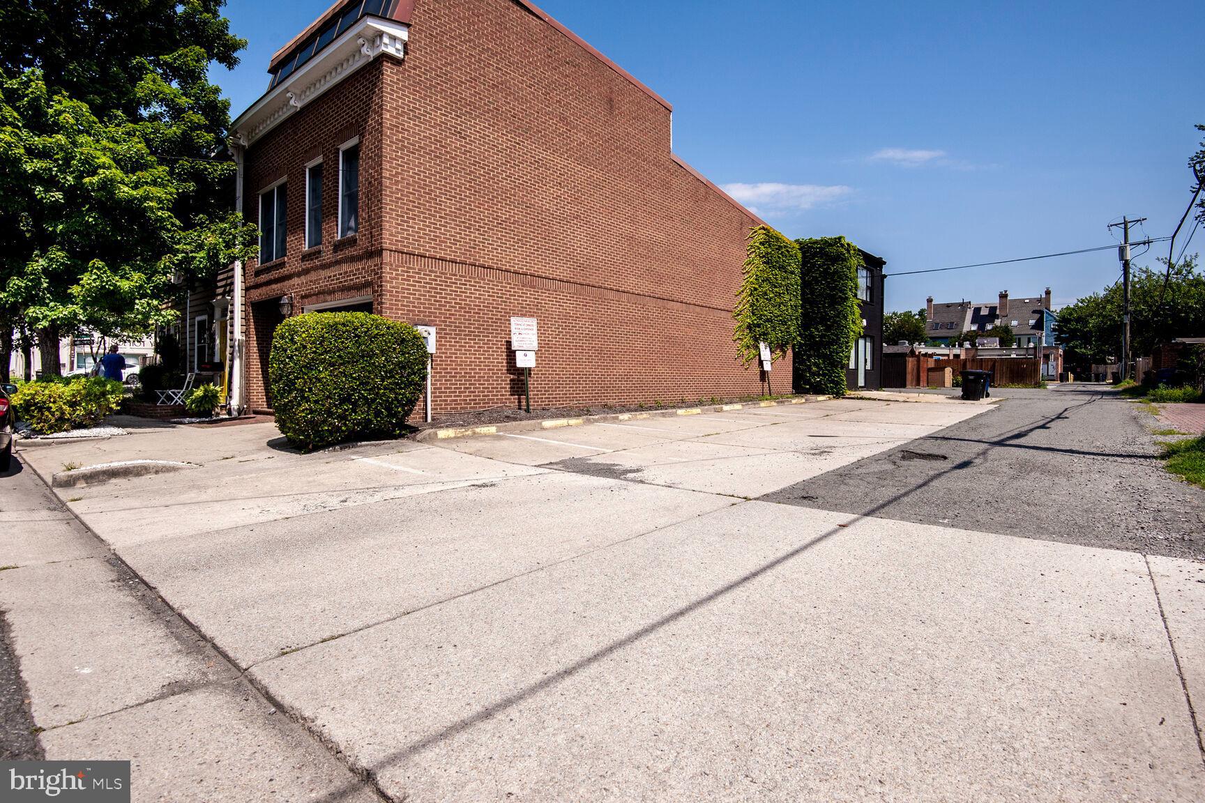 Real estate listing preview #16