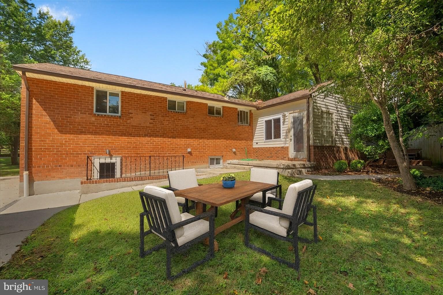 Real estate listing preview #16