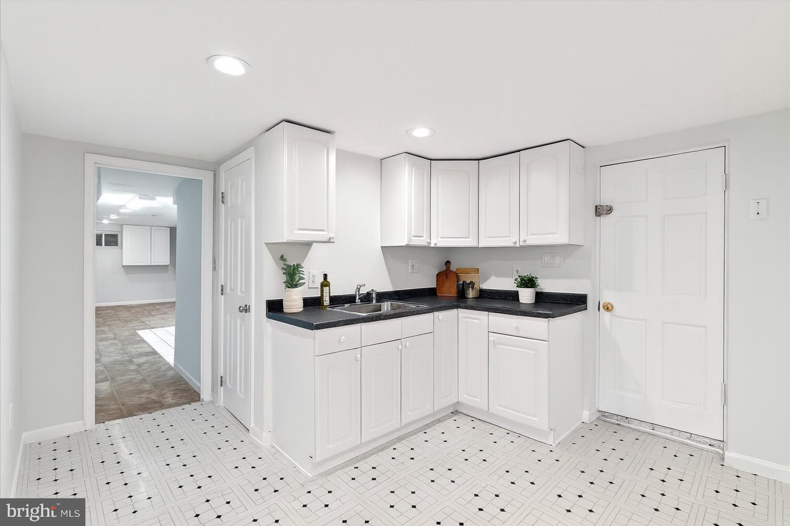 Real estate listing preview #12