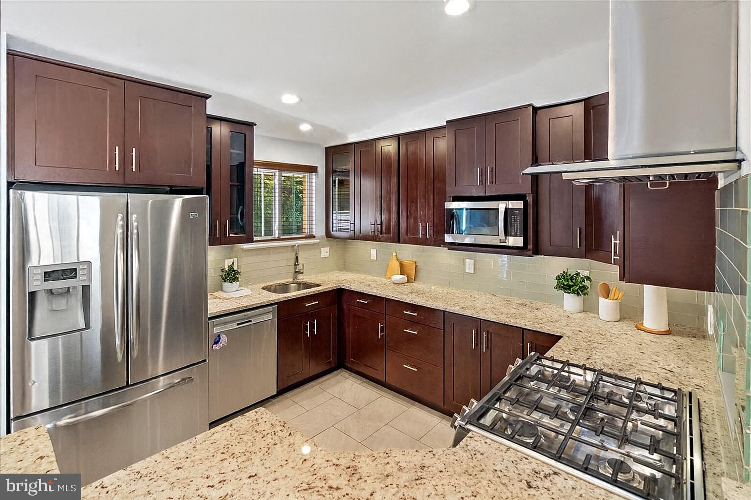 Real estate listing preview #3