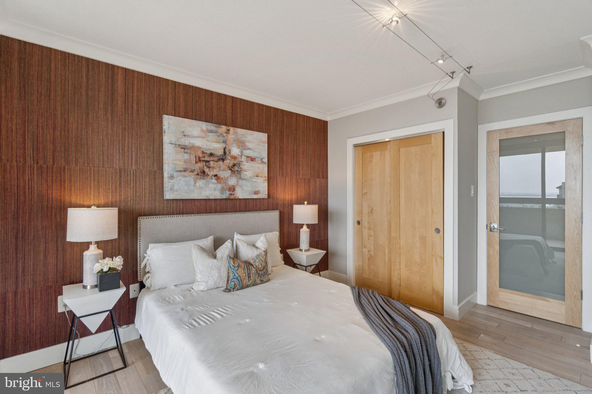 Real estate listing preview #24