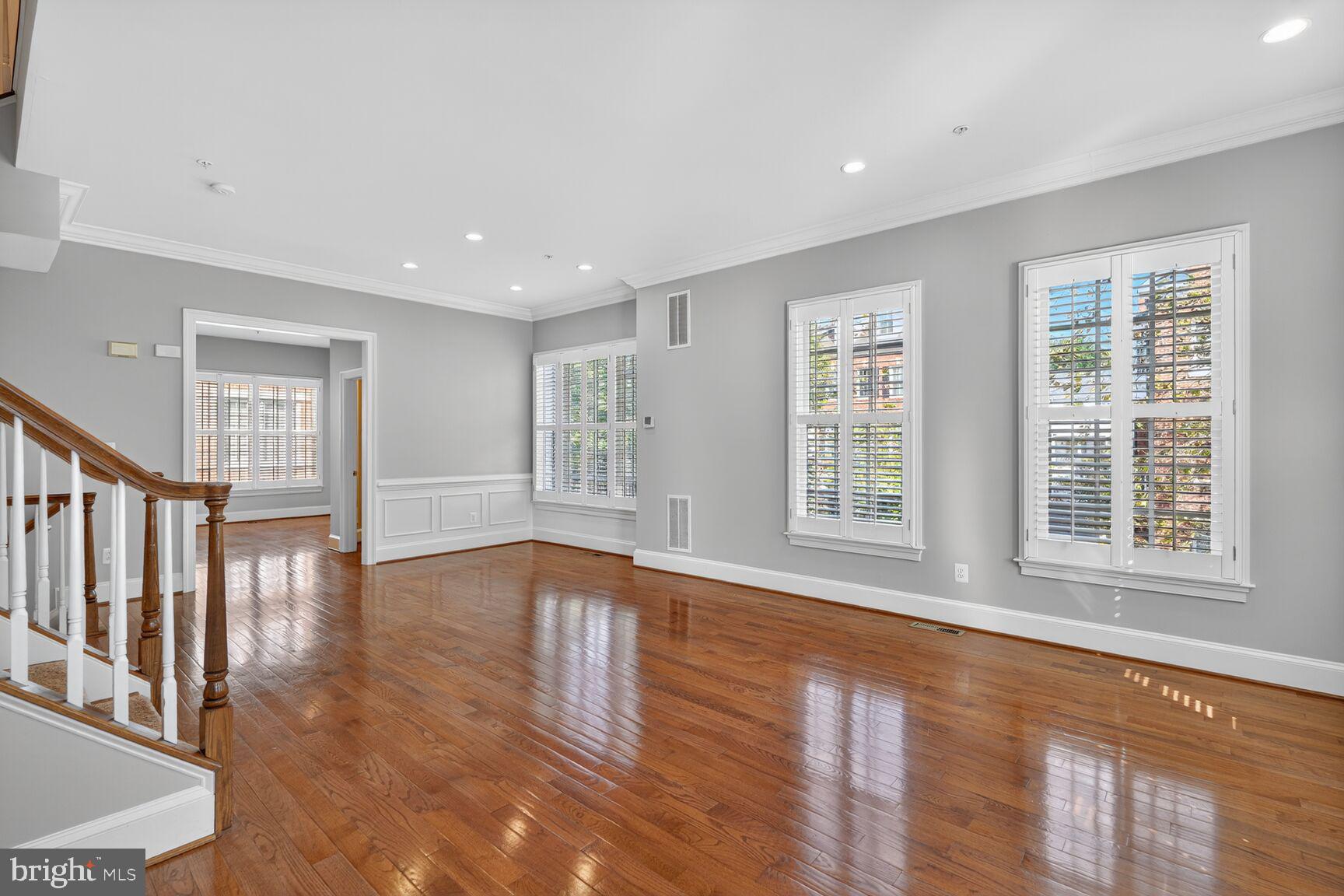 Real estate listing preview #10