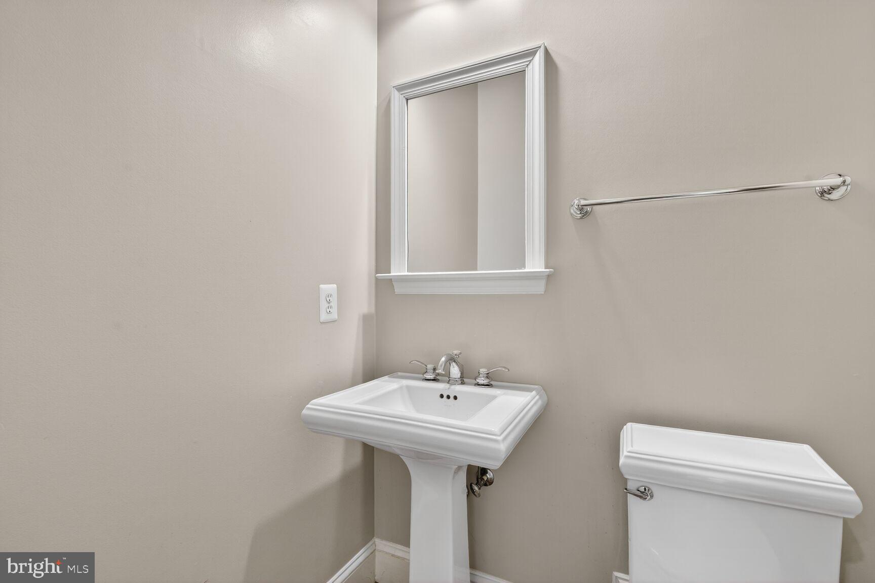 Real estate listing preview #11