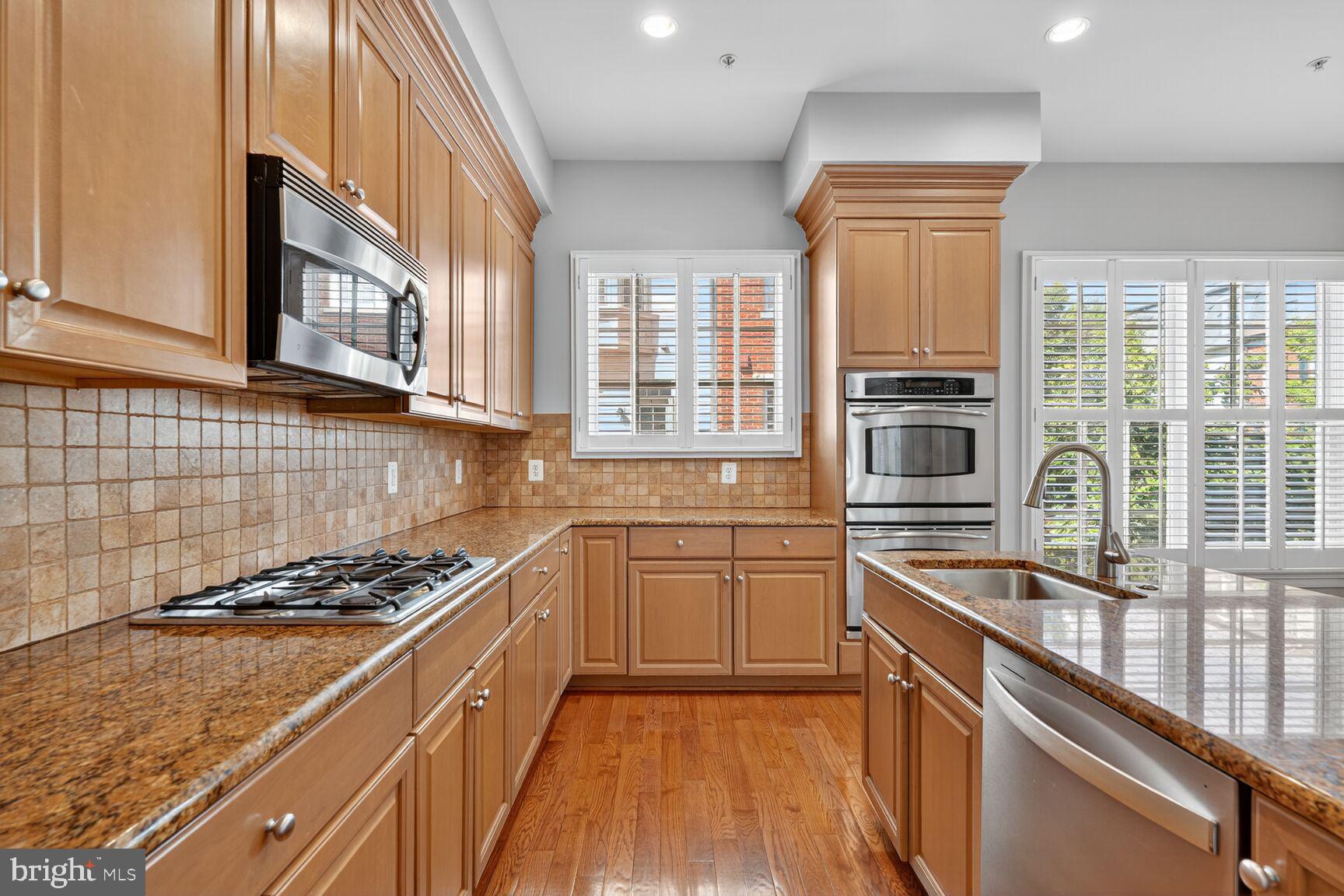 Real estate listing preview #13