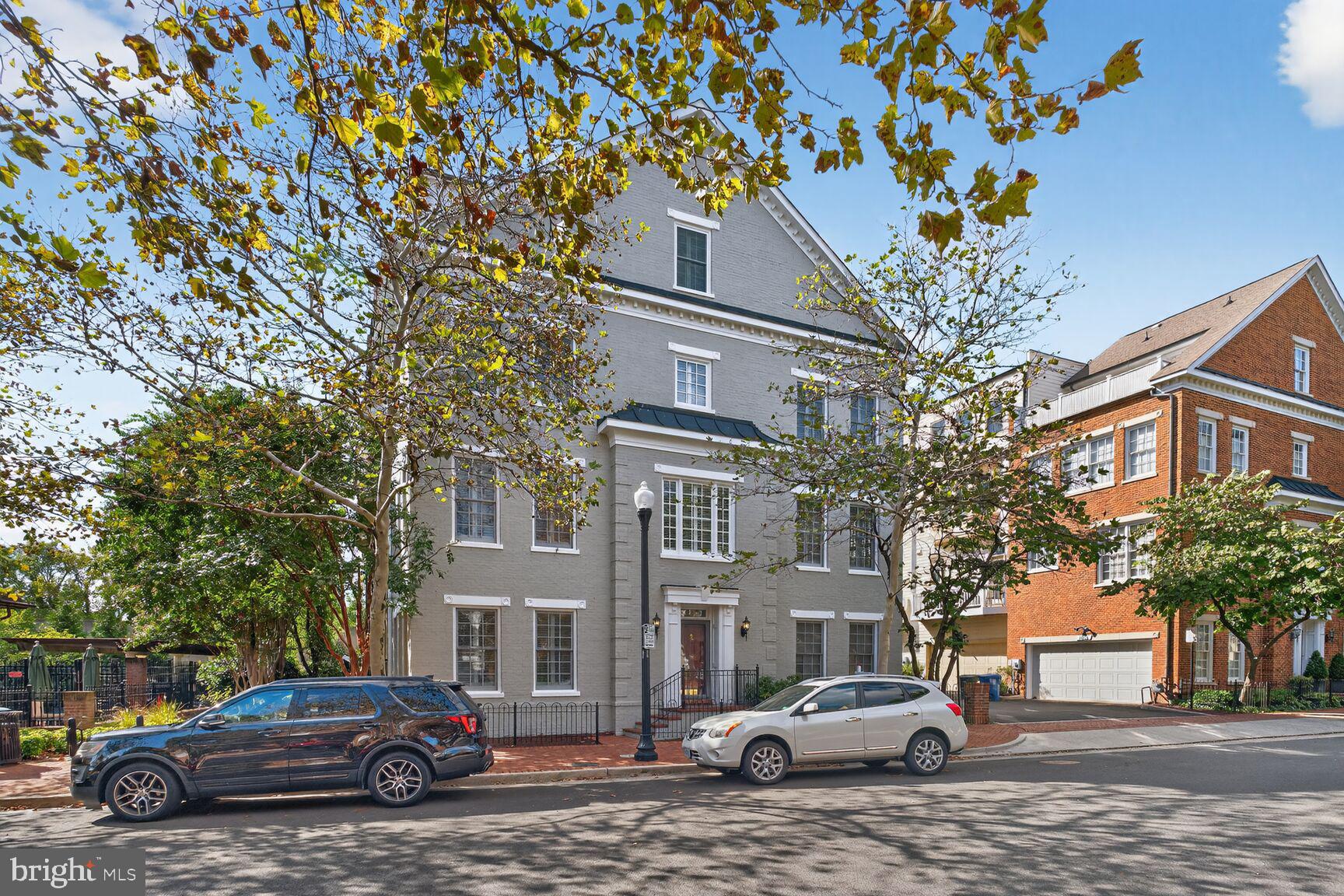 Real estate listing preview #1