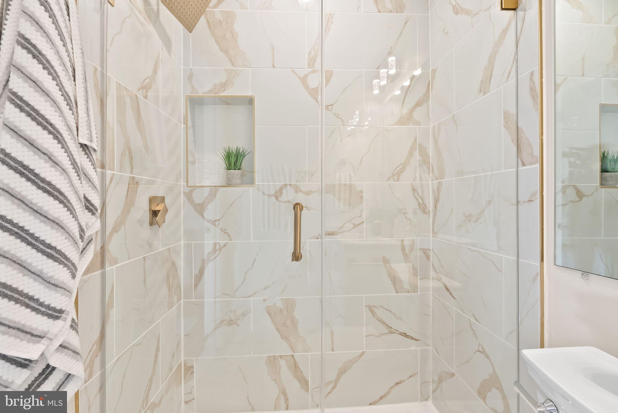 Real estate listing preview #16