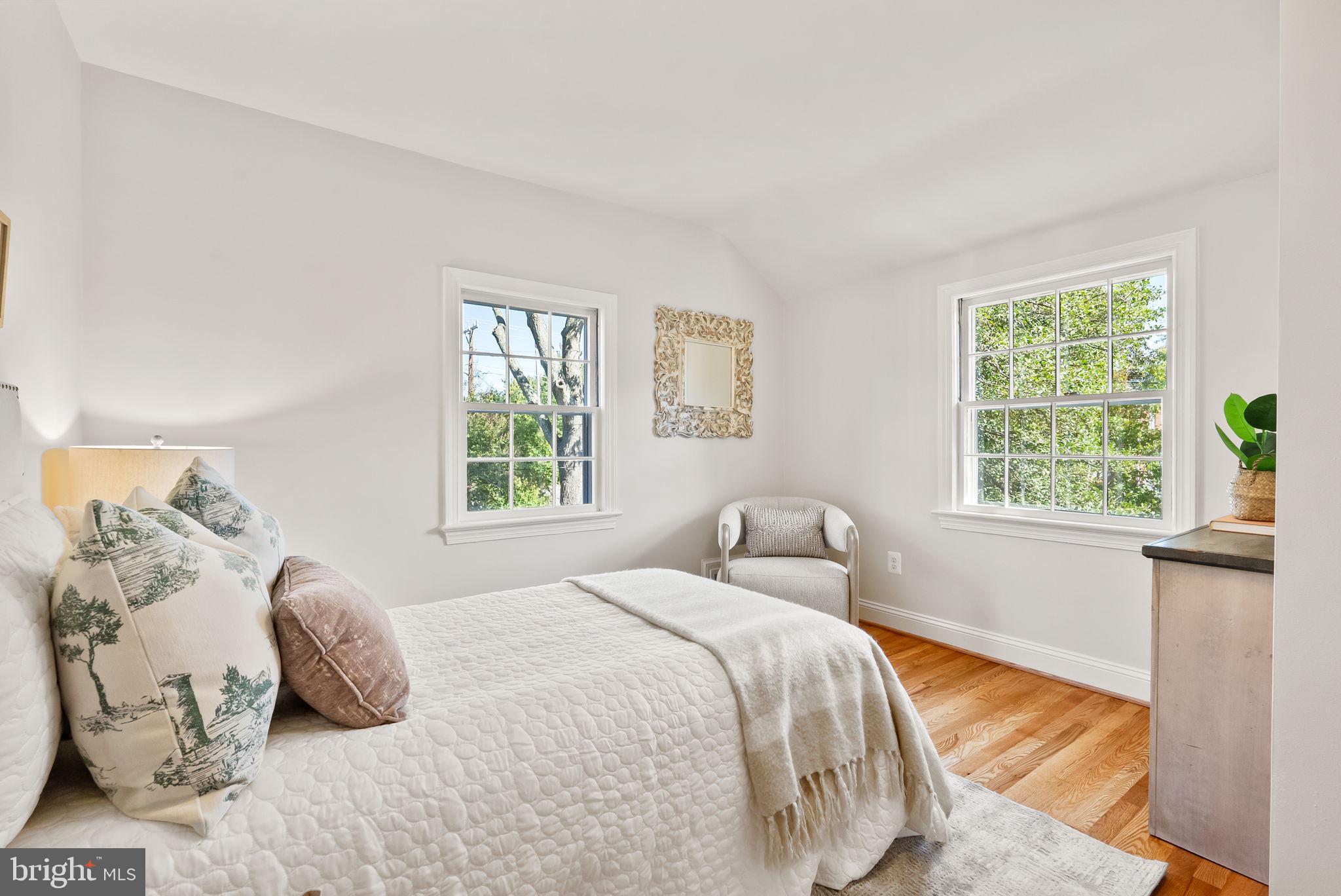 Real estate listing preview #18