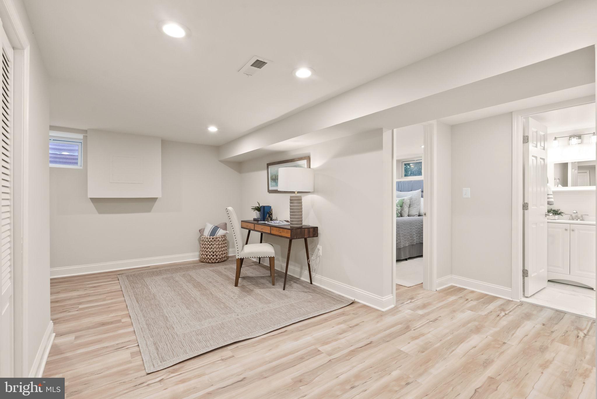 Real estate listing preview #24