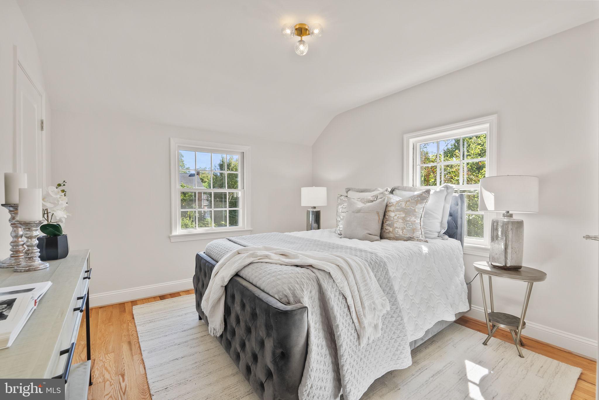 Real estate listing preview #13