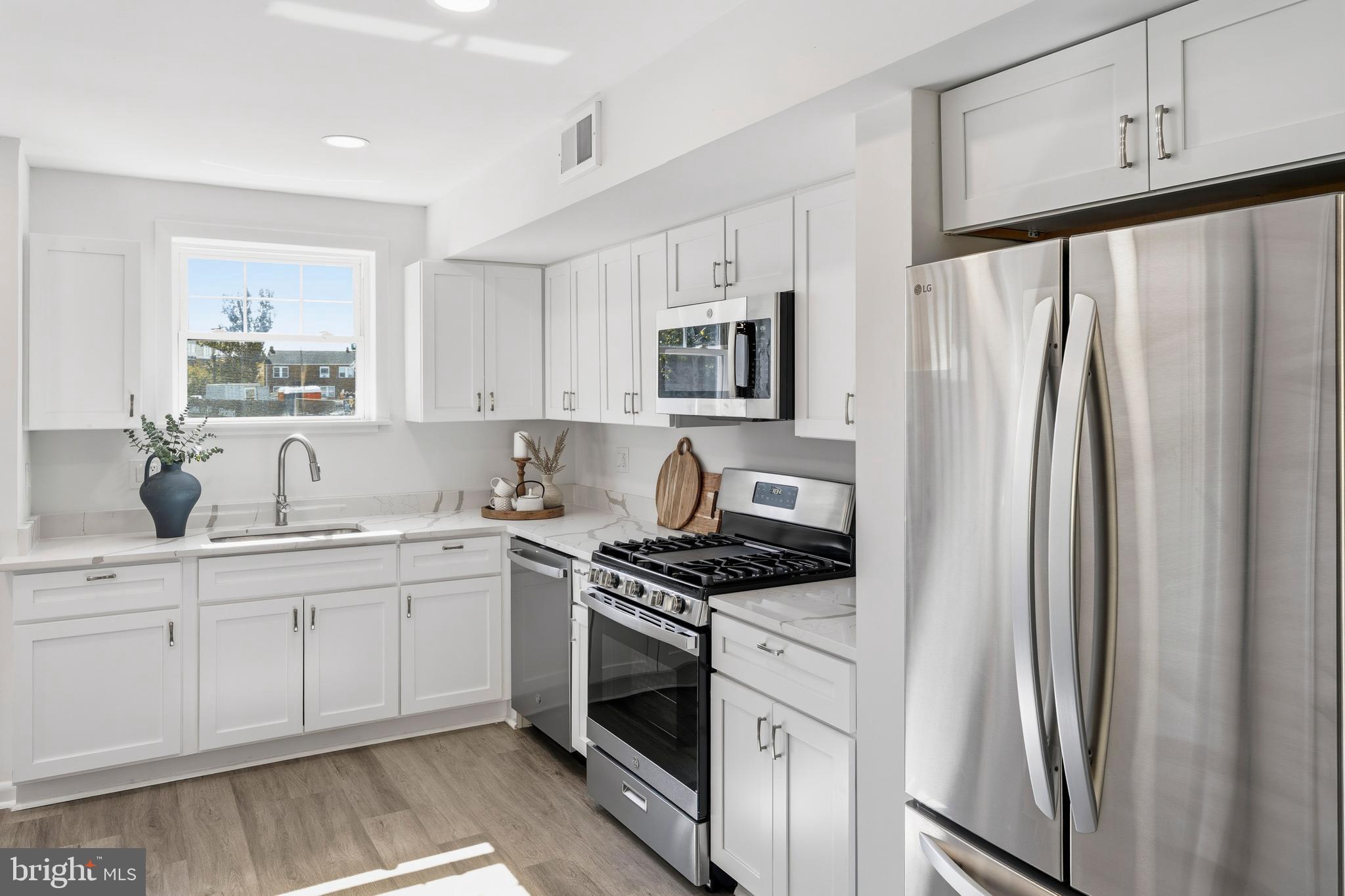 Real estate listing preview #12