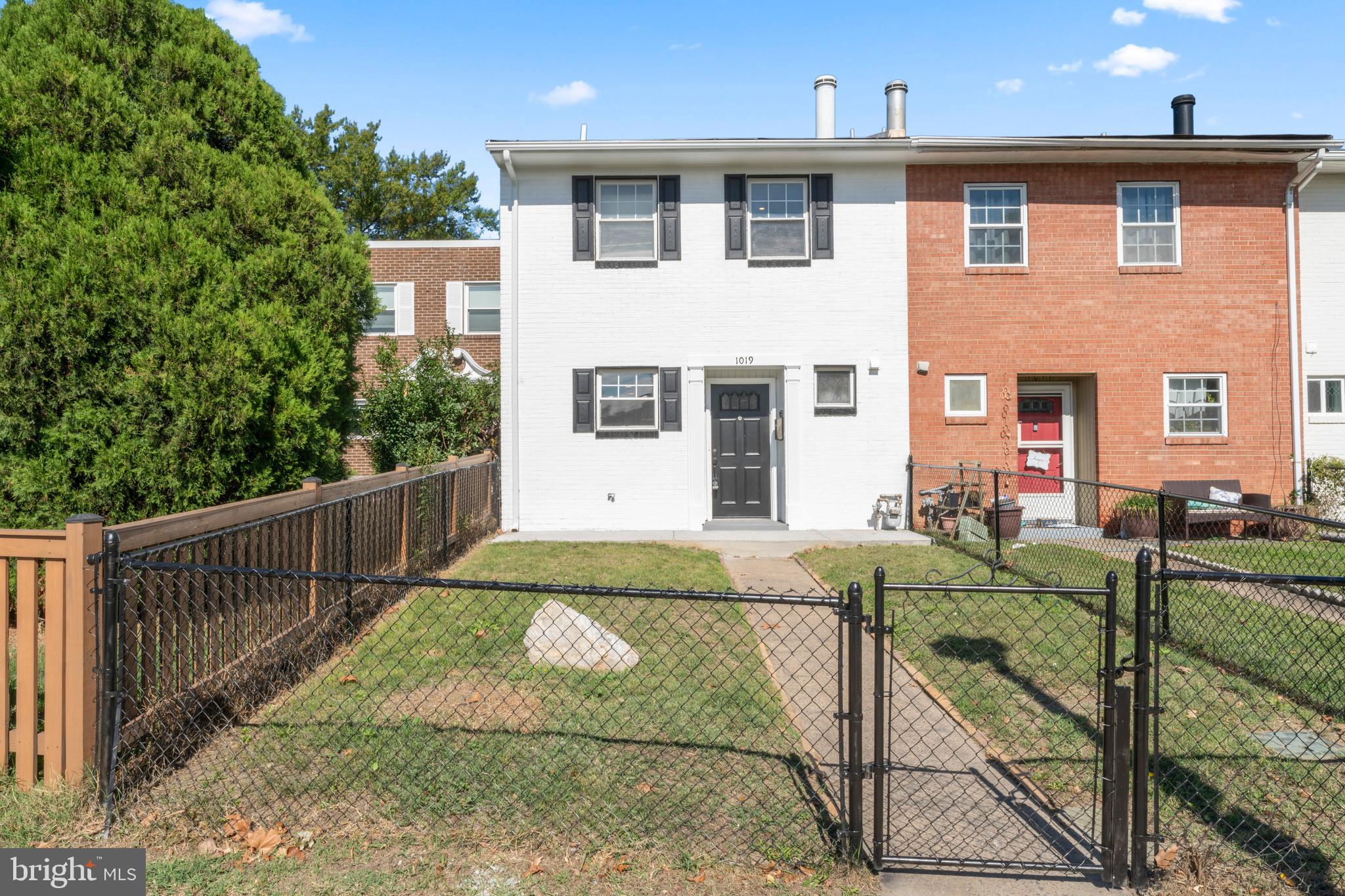 Real estate listing preview #2