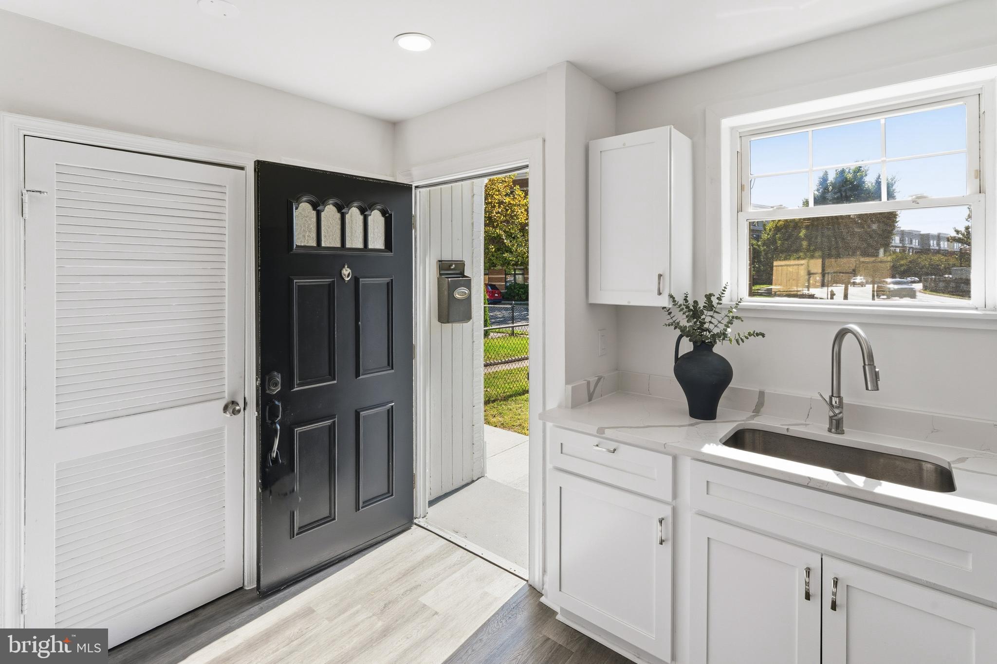 Real estate listing preview #6