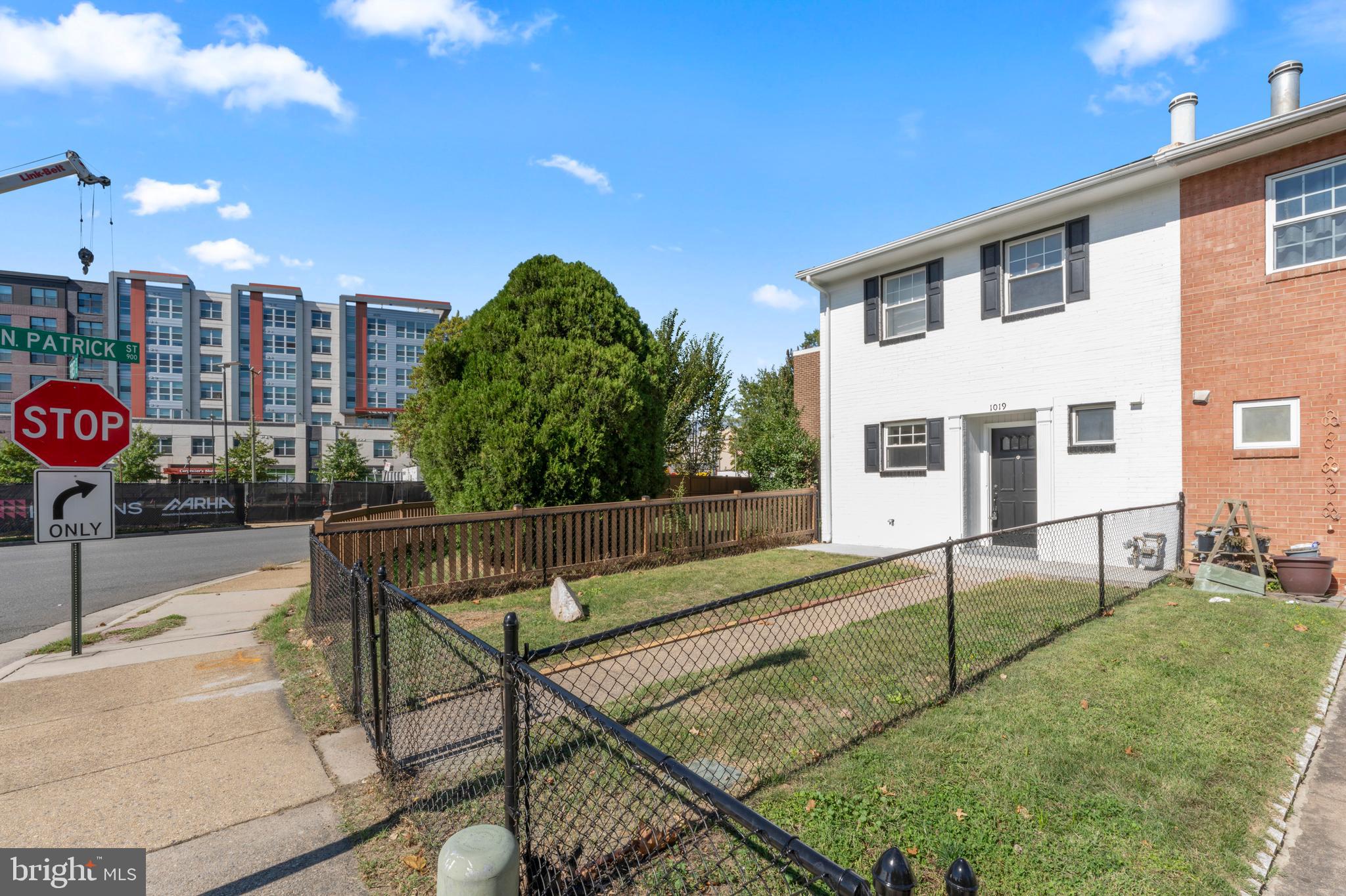 Real estate listing preview #4