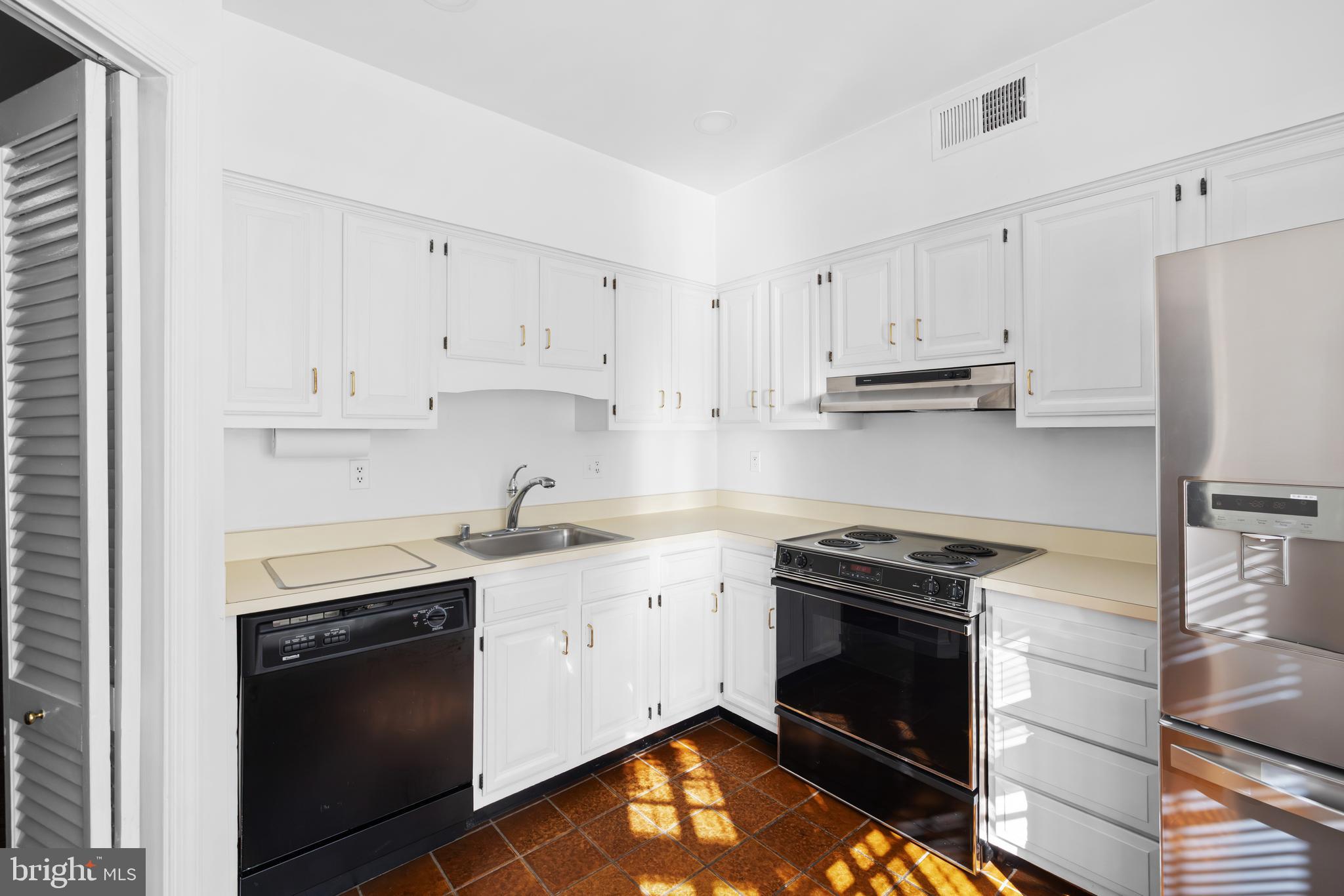 Real estate listing preview #11