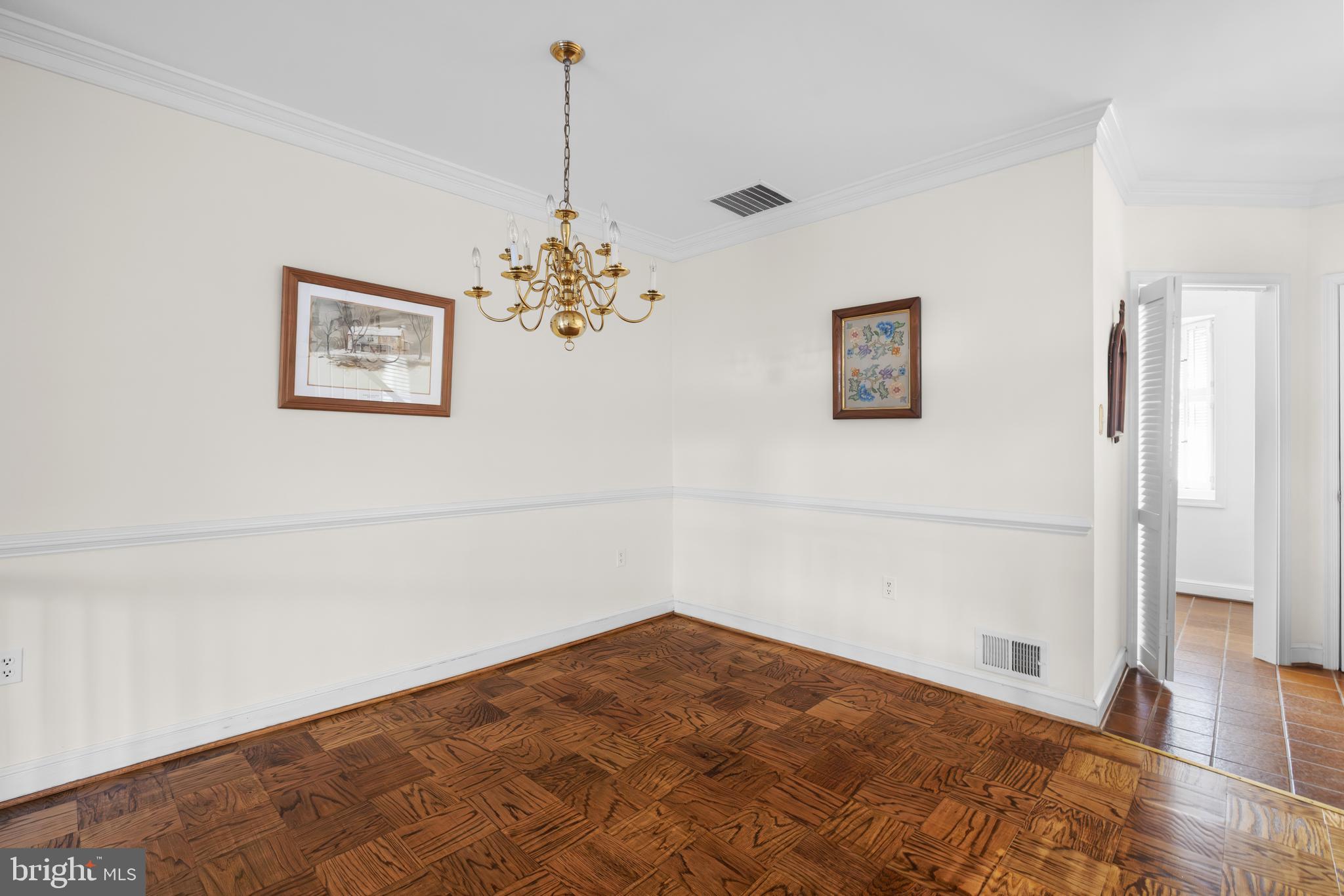 Real estate listing preview #9