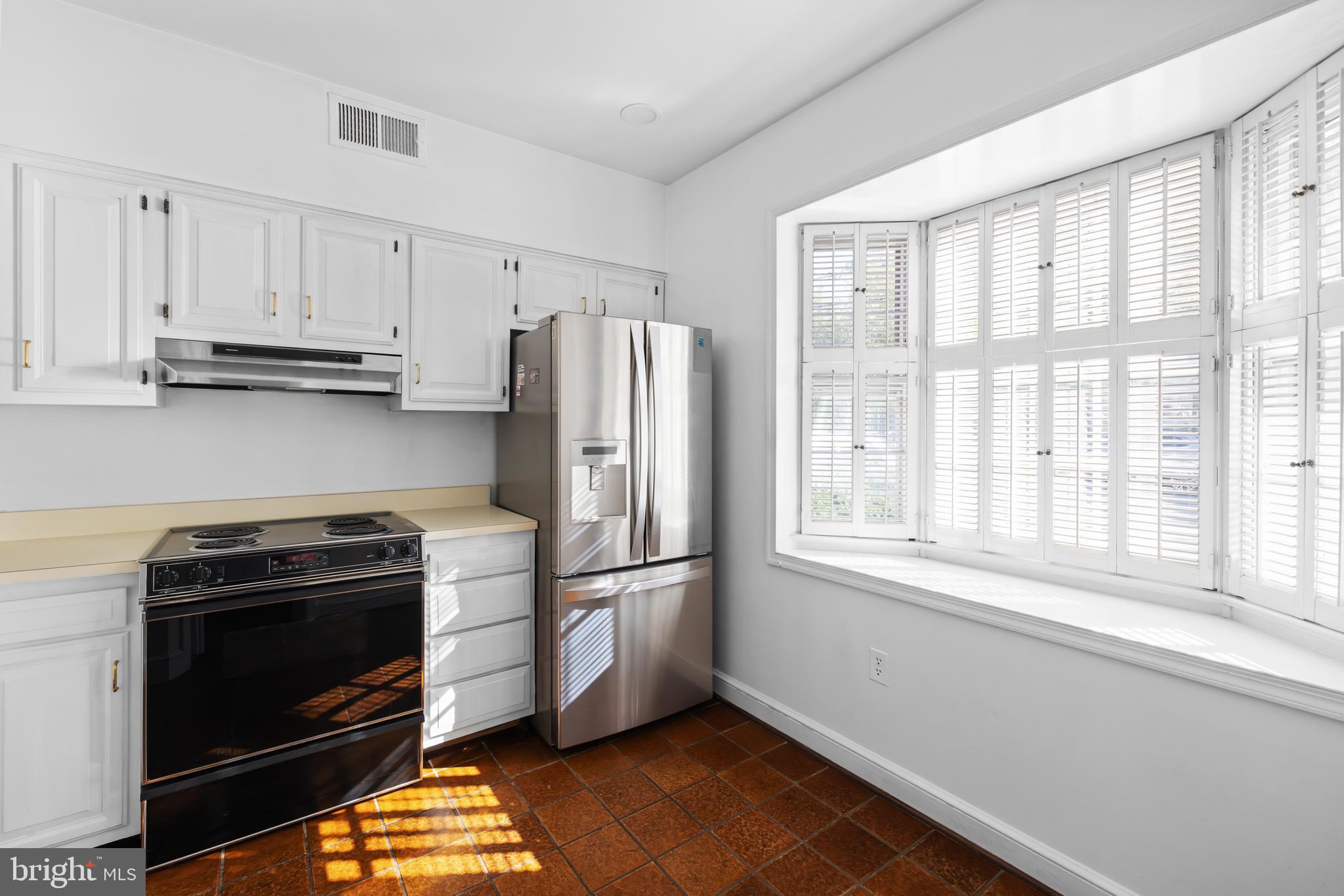 Real estate listing preview #13