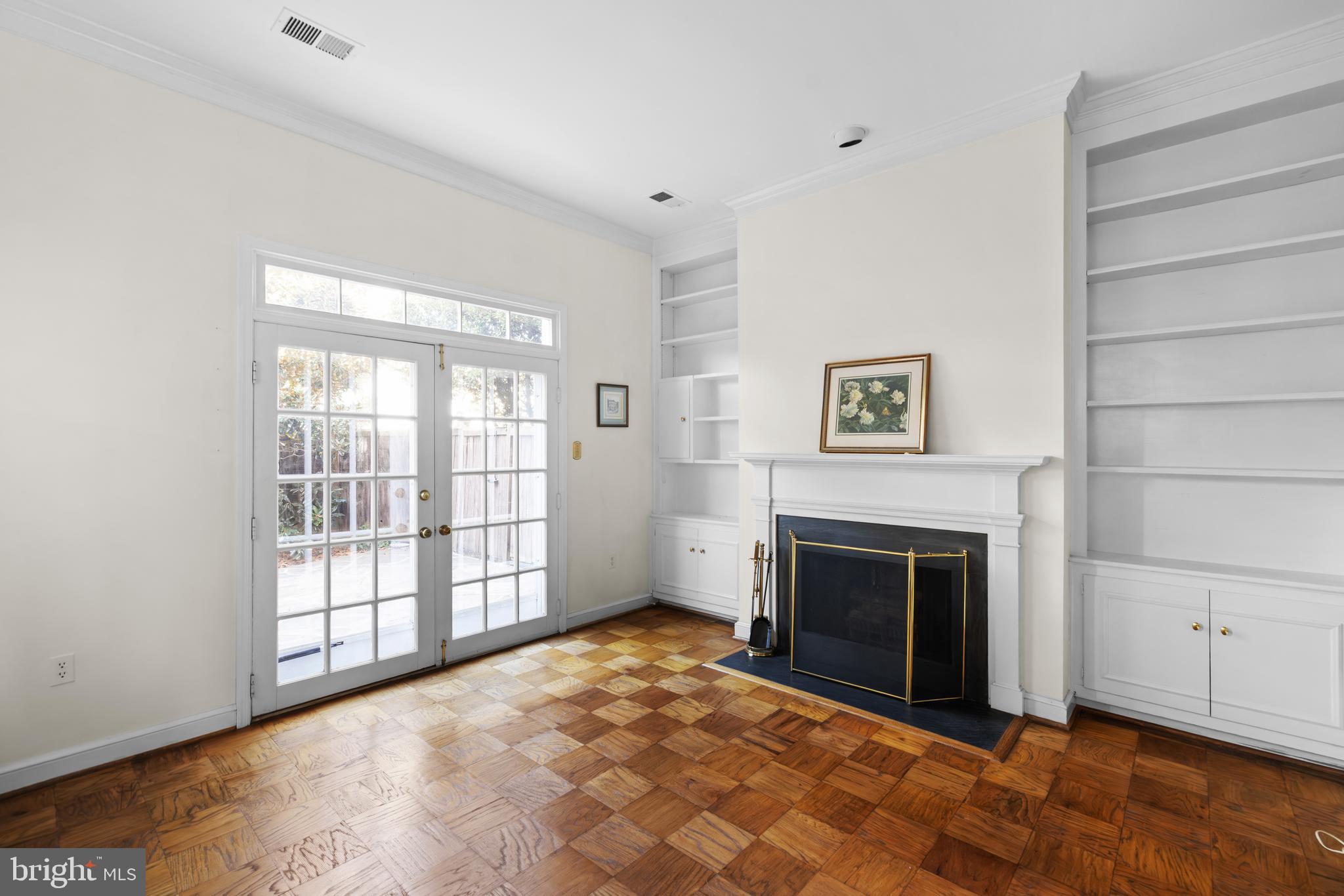 Real estate listing preview #12