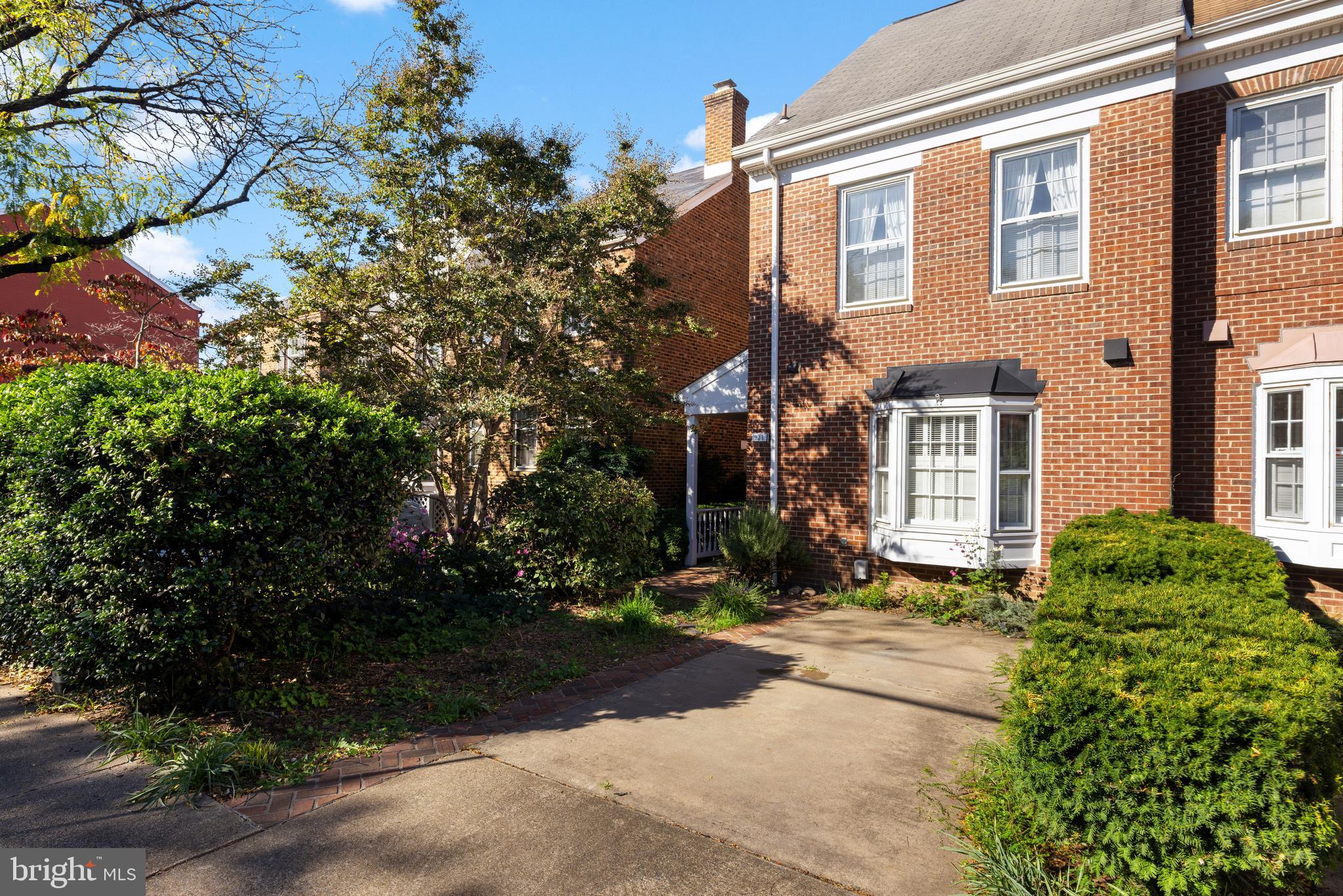 Real estate listing preview #3