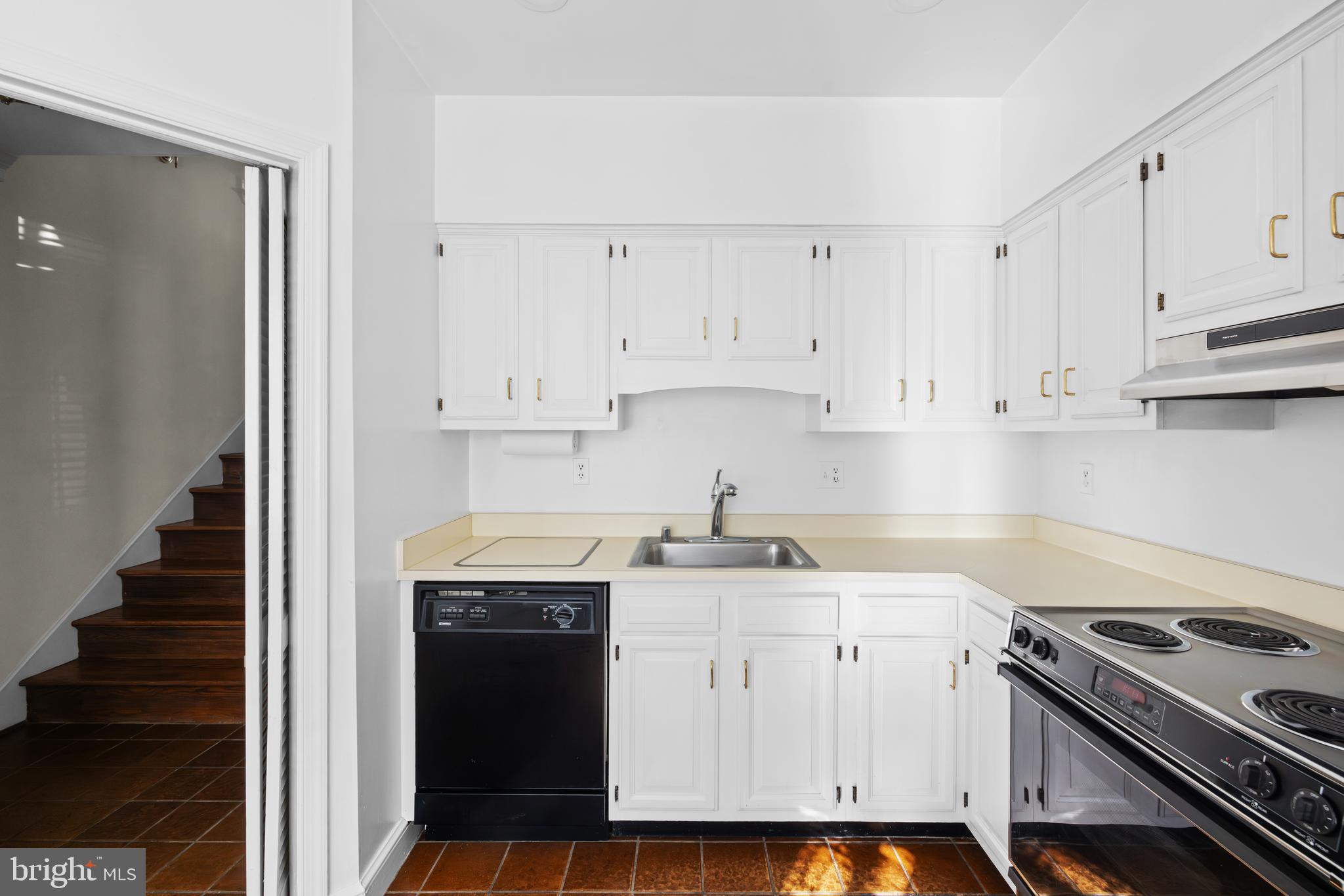 Real estate listing preview #14