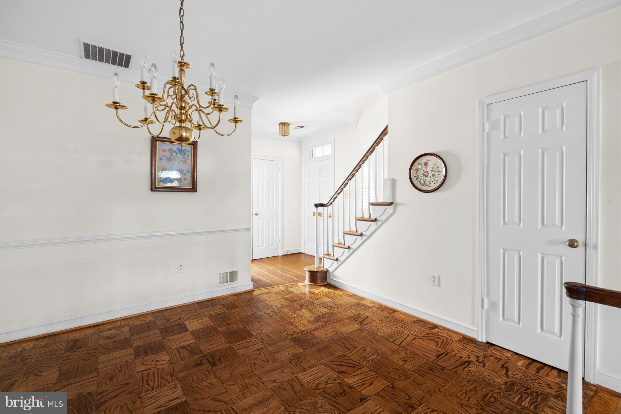 Real estate listing preview #8