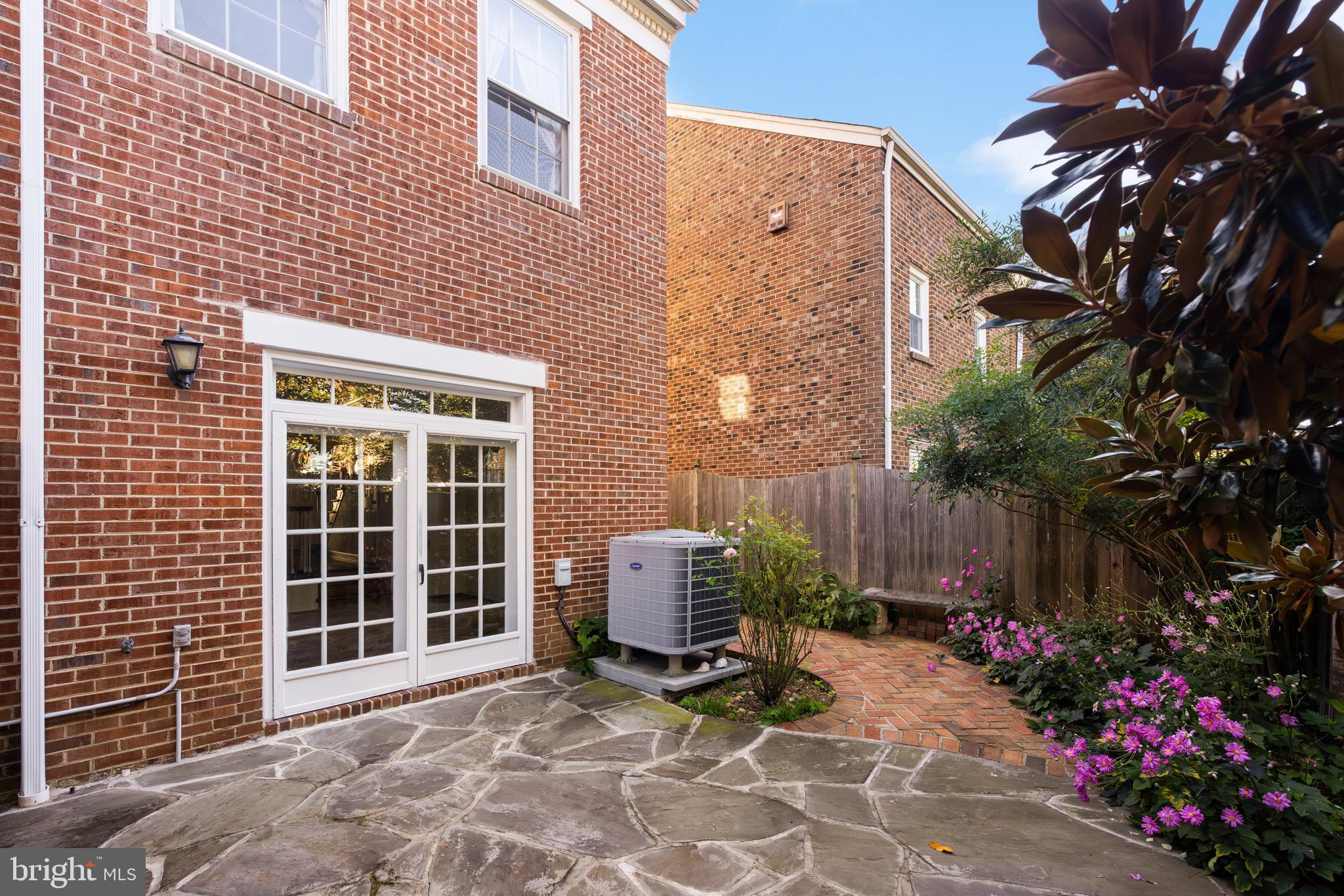 Real estate listing preview #4