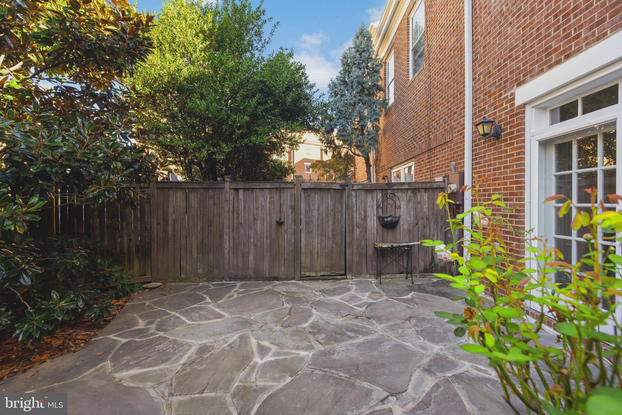 Real estate listing preview #2