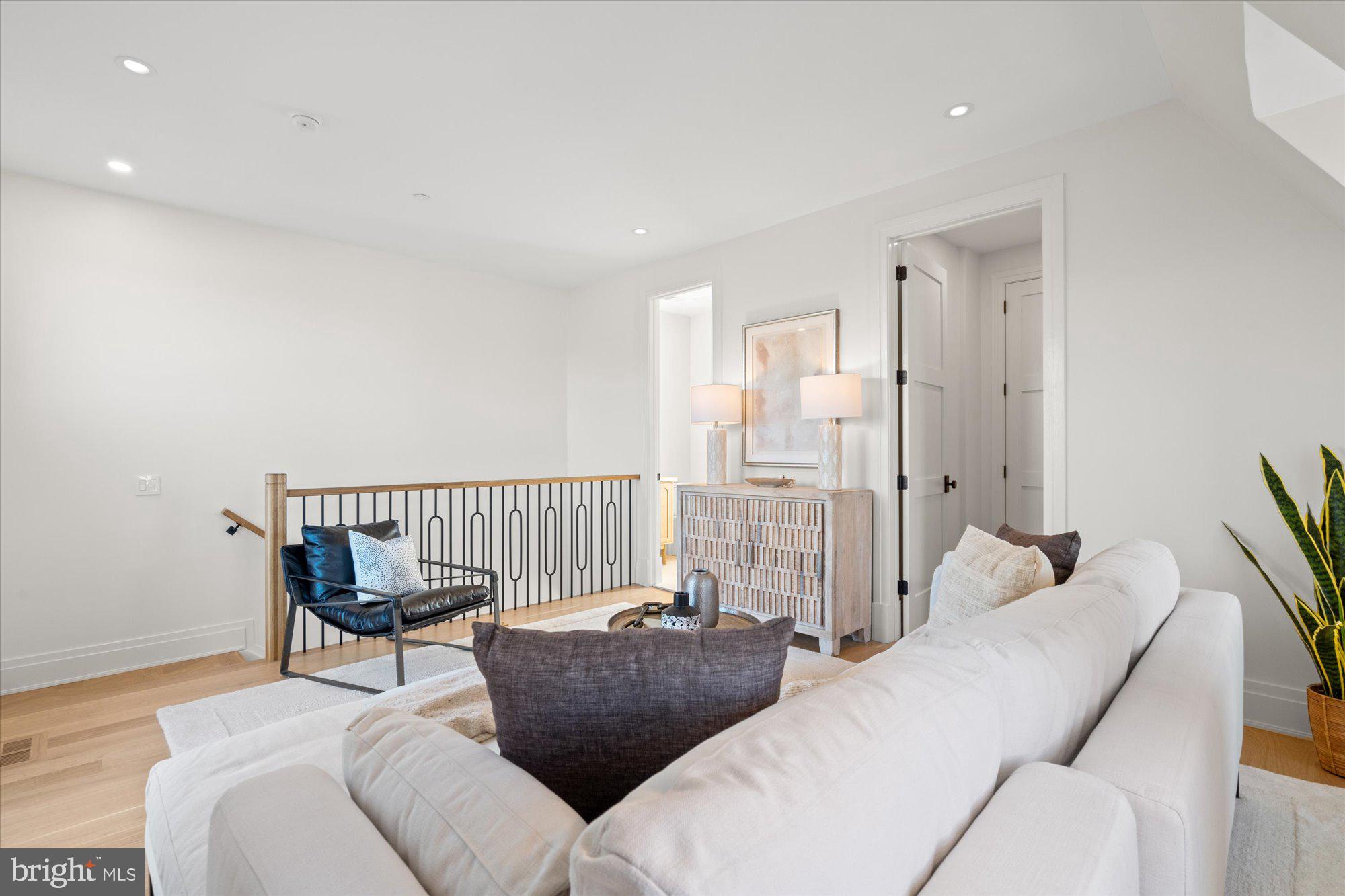 Real estate listing preview #48