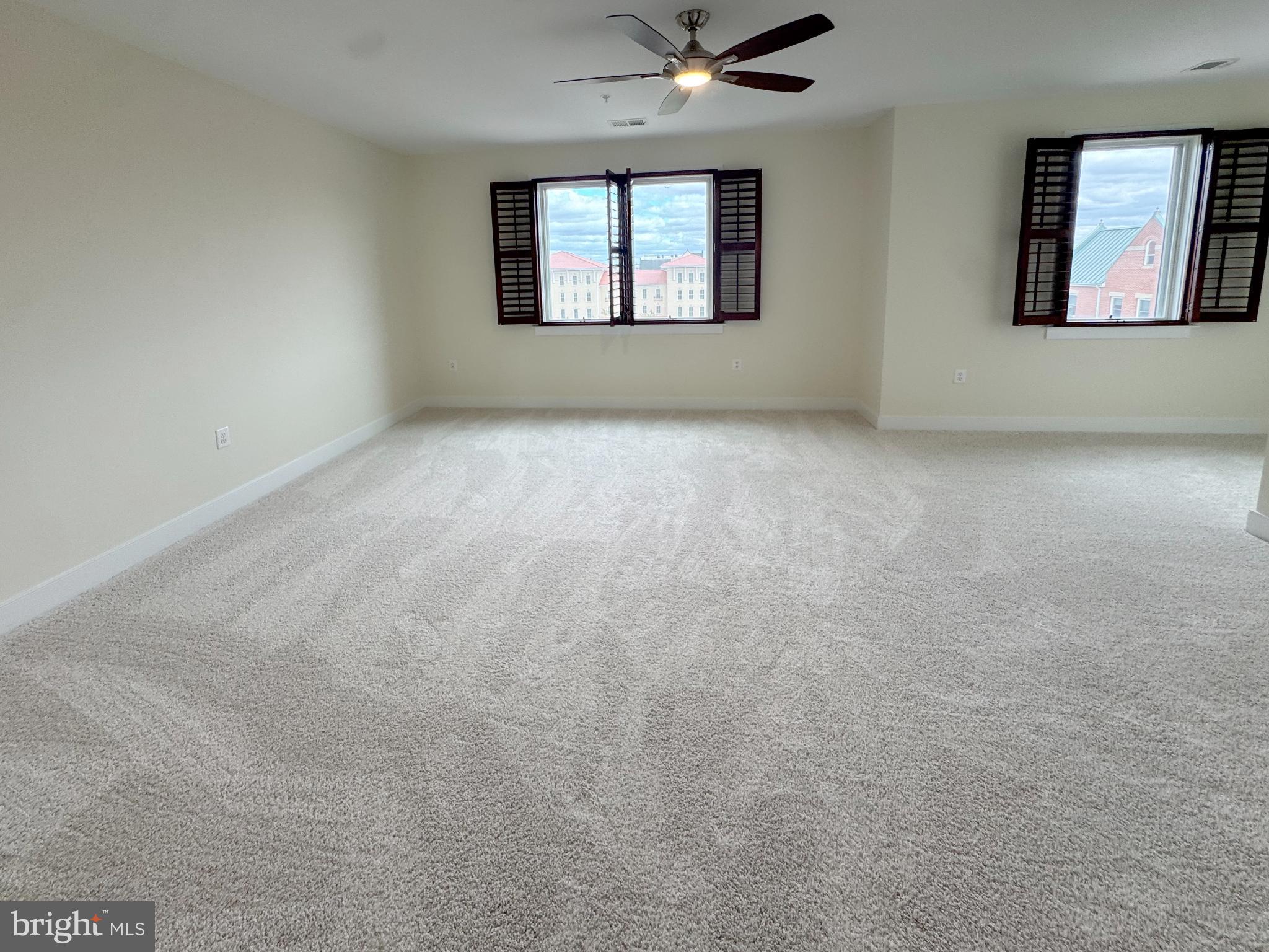 Real estate listing preview #14