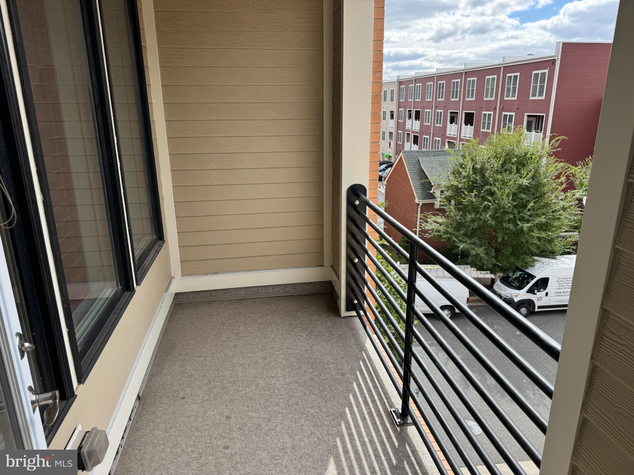 Real estate listing preview #11