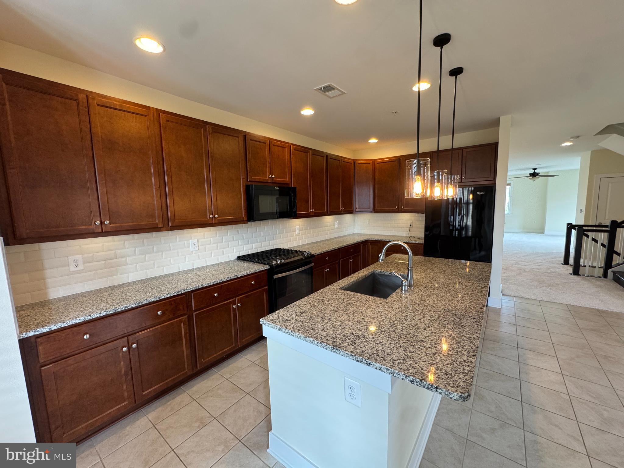 Real estate listing preview #9