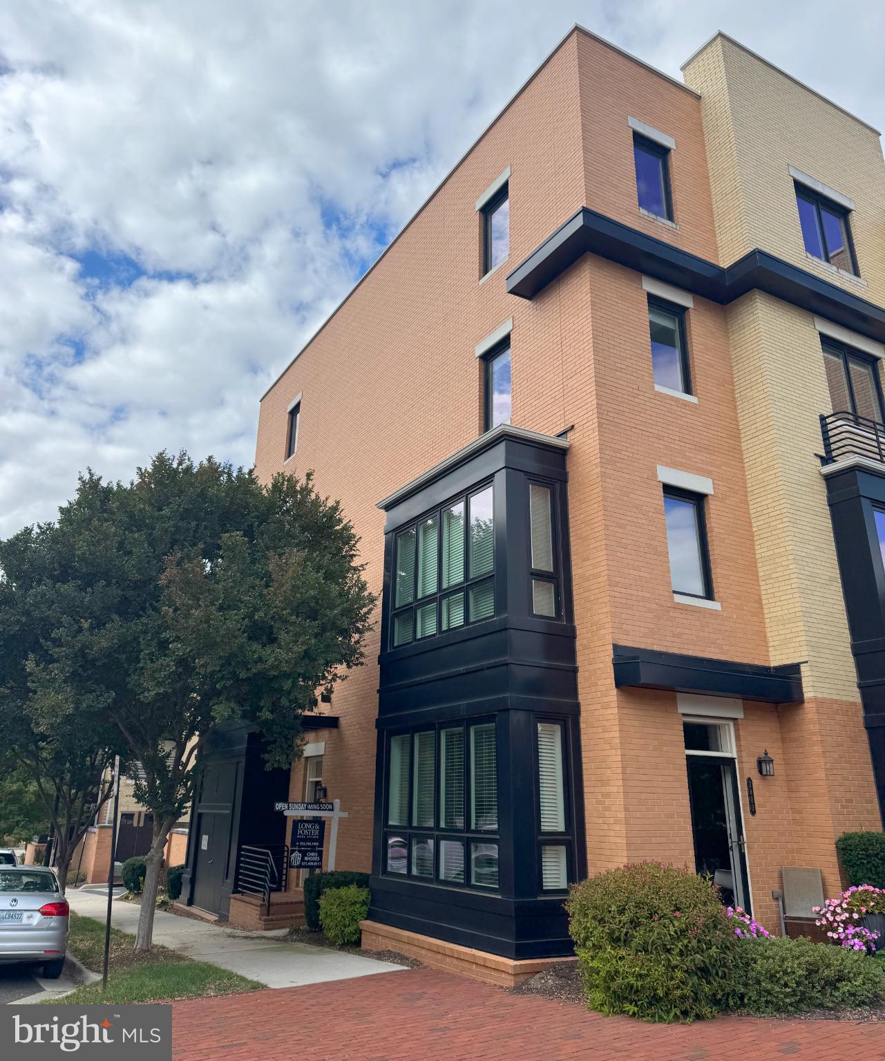 Real estate listing preview #1