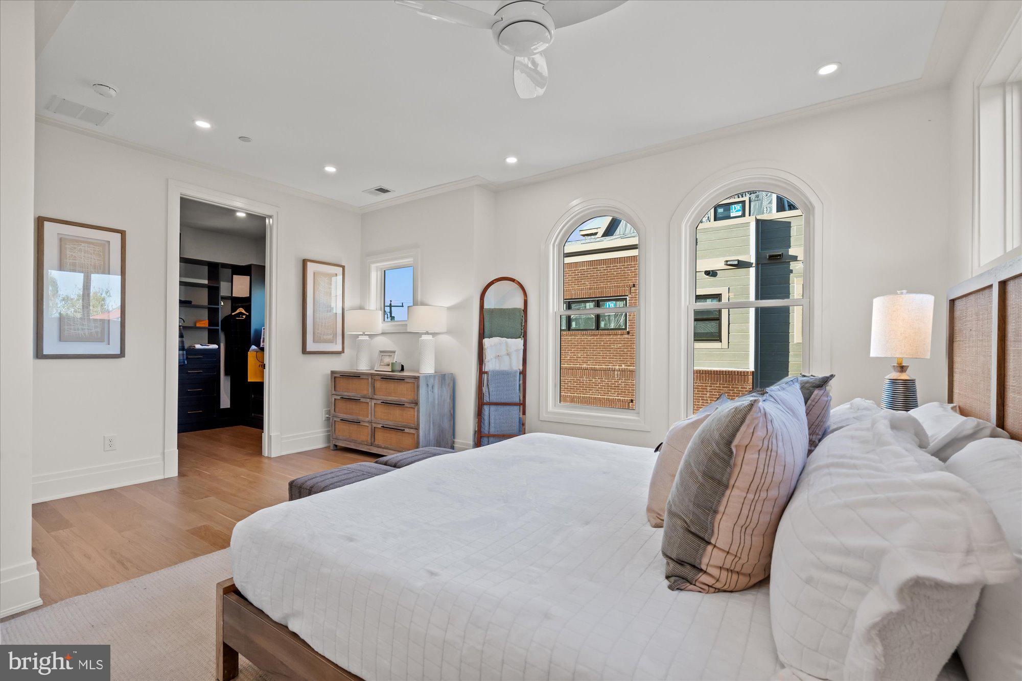 Real estate listing preview #34