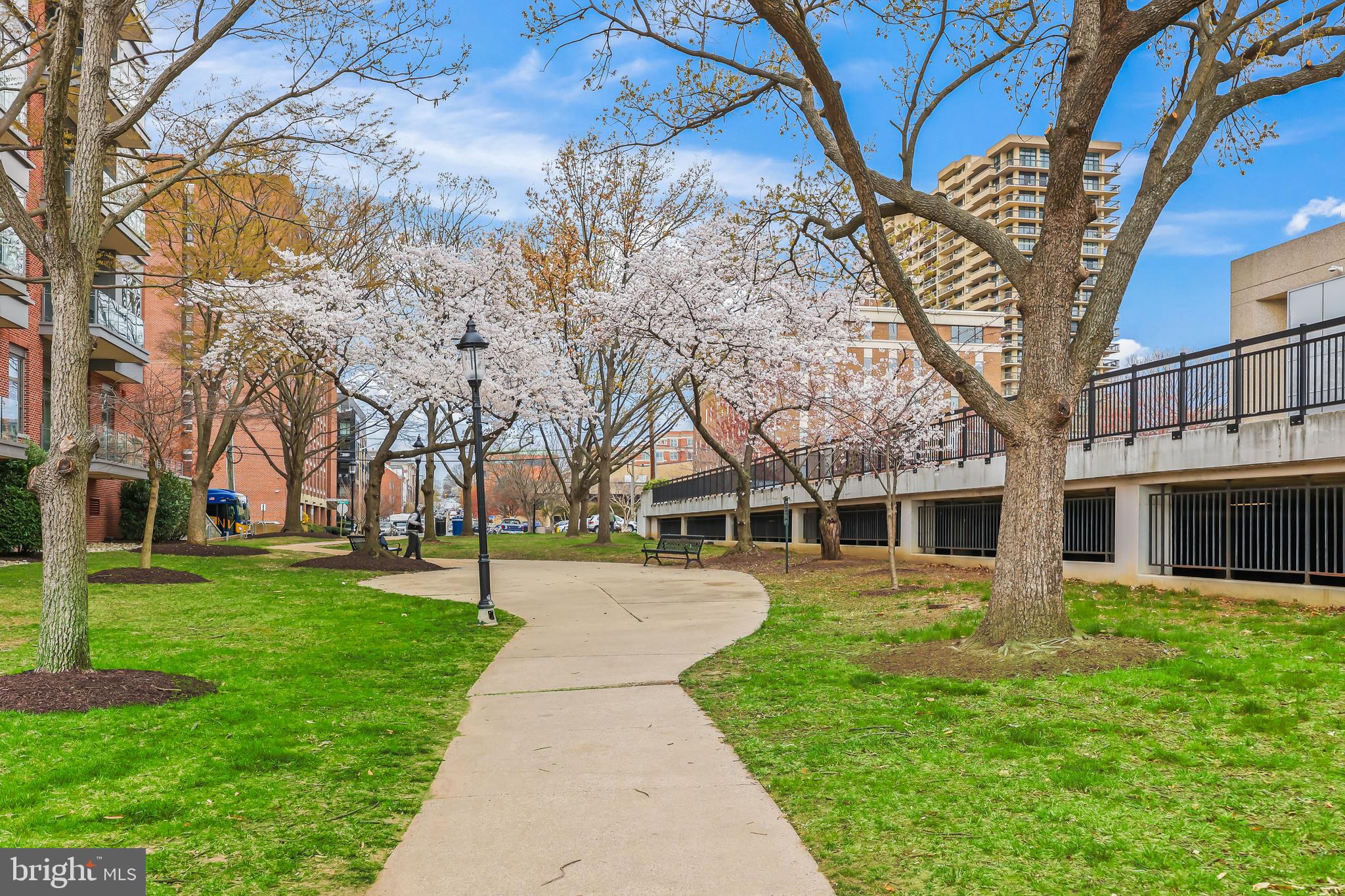 Real estate listing preview #34