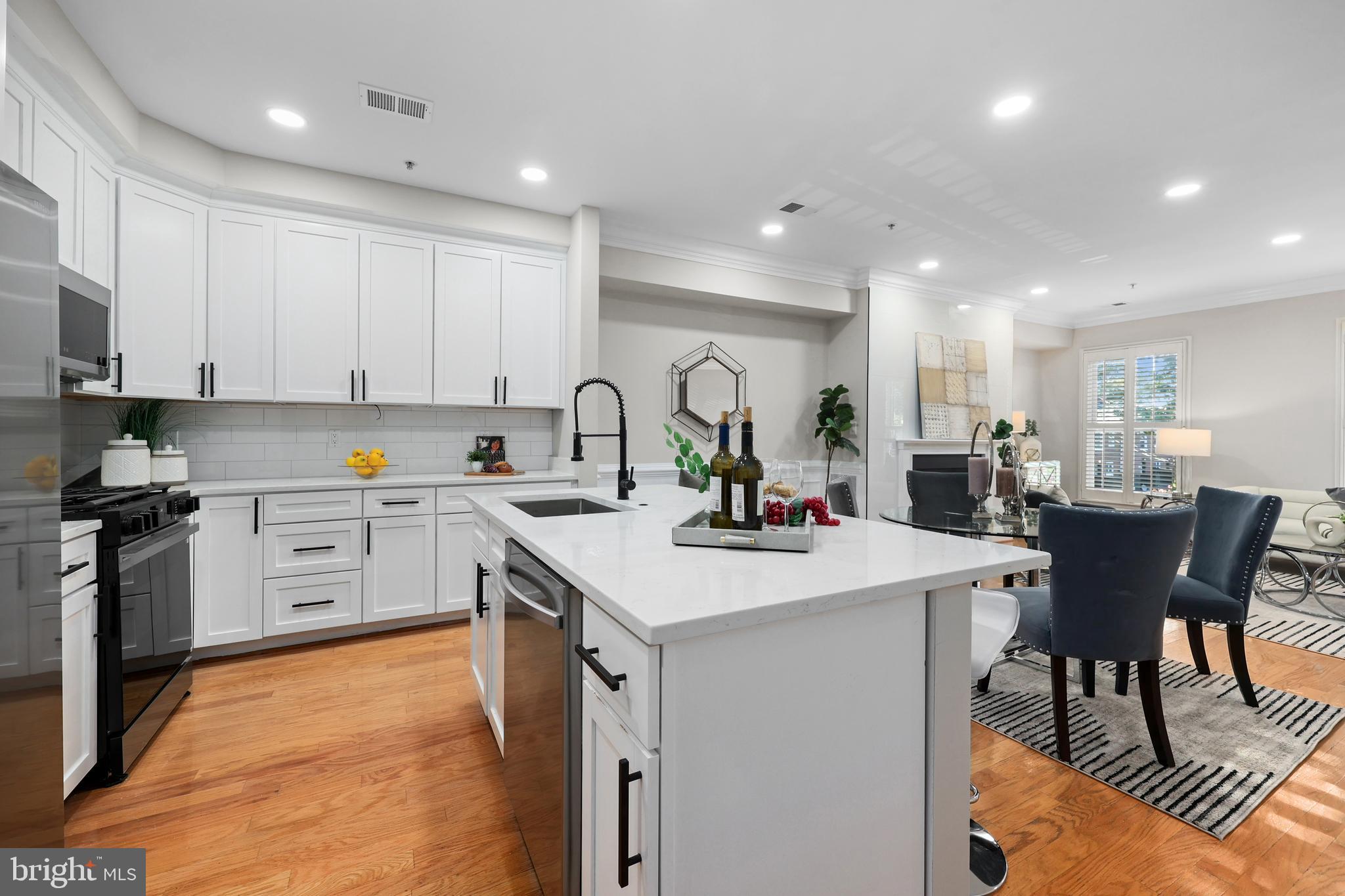 Real estate listing preview #10