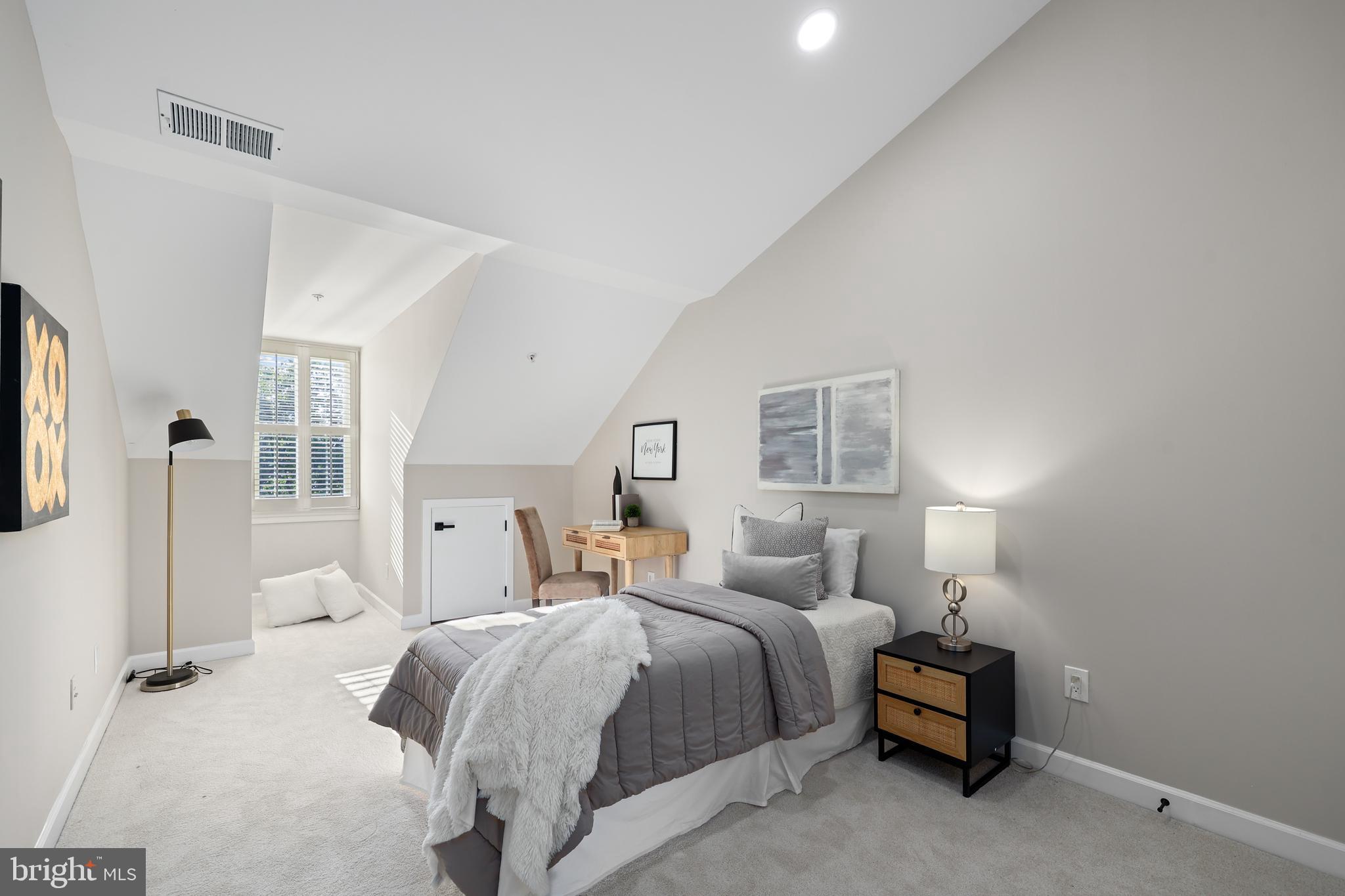 Real estate listing preview #23