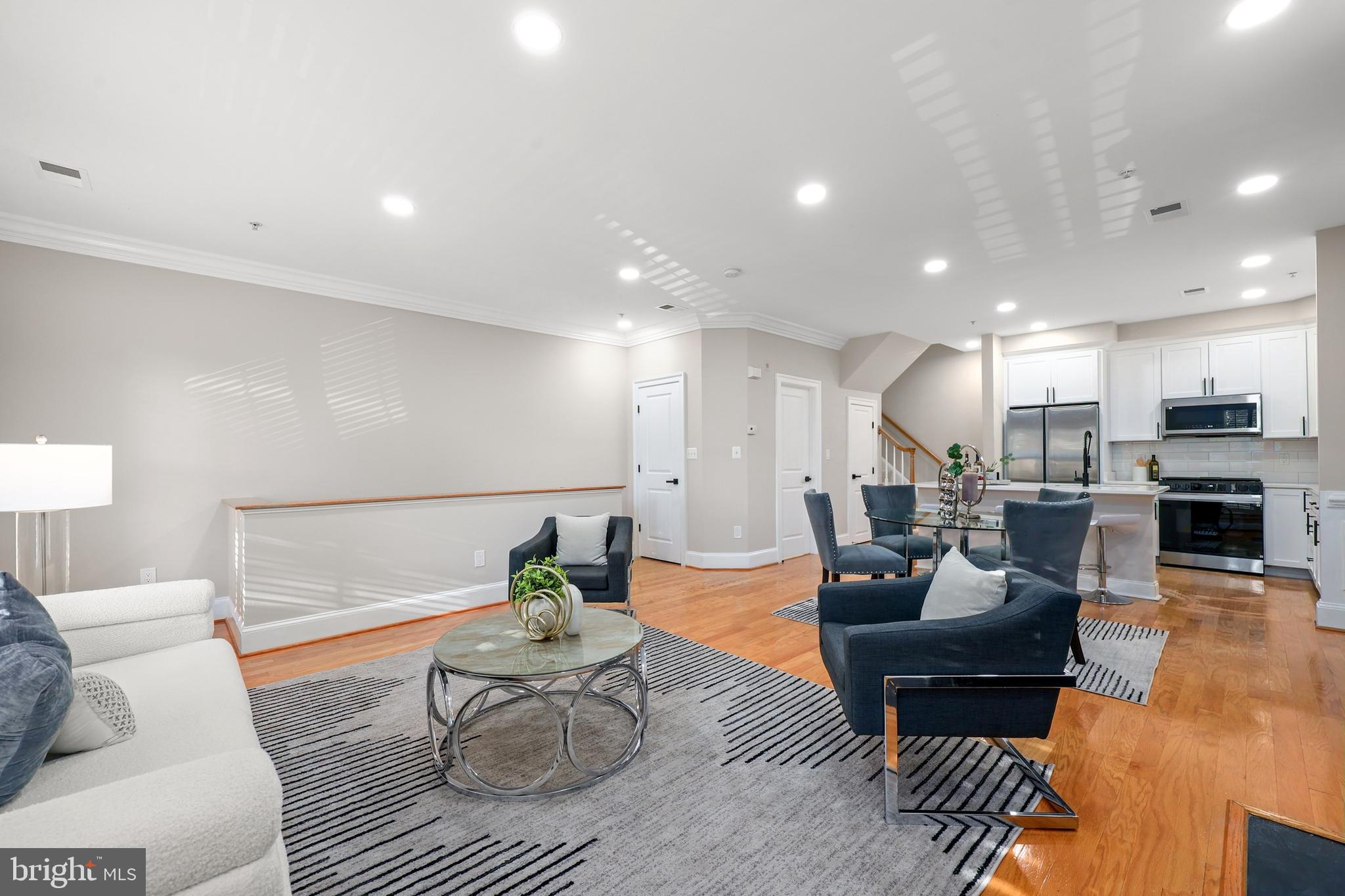 Real estate listing preview #5