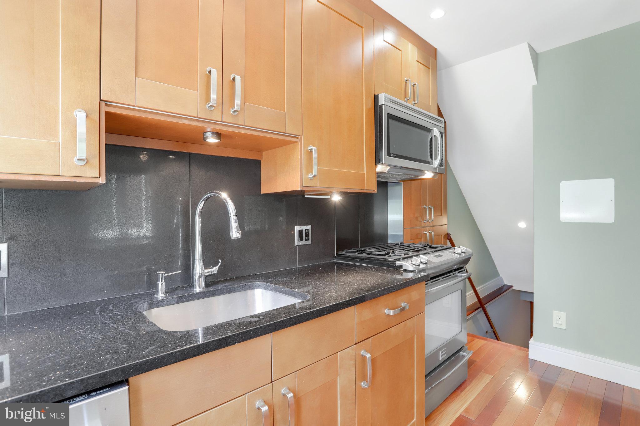 Real estate listing preview #24