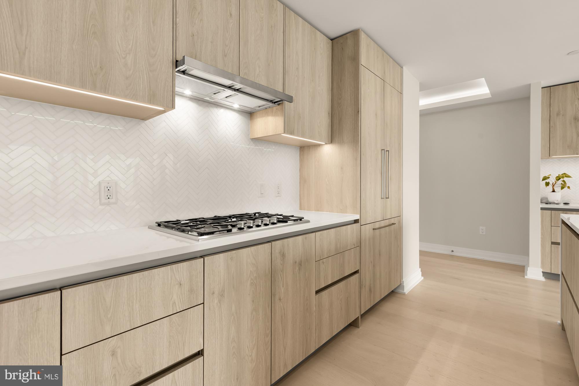 Real estate listing preview #24