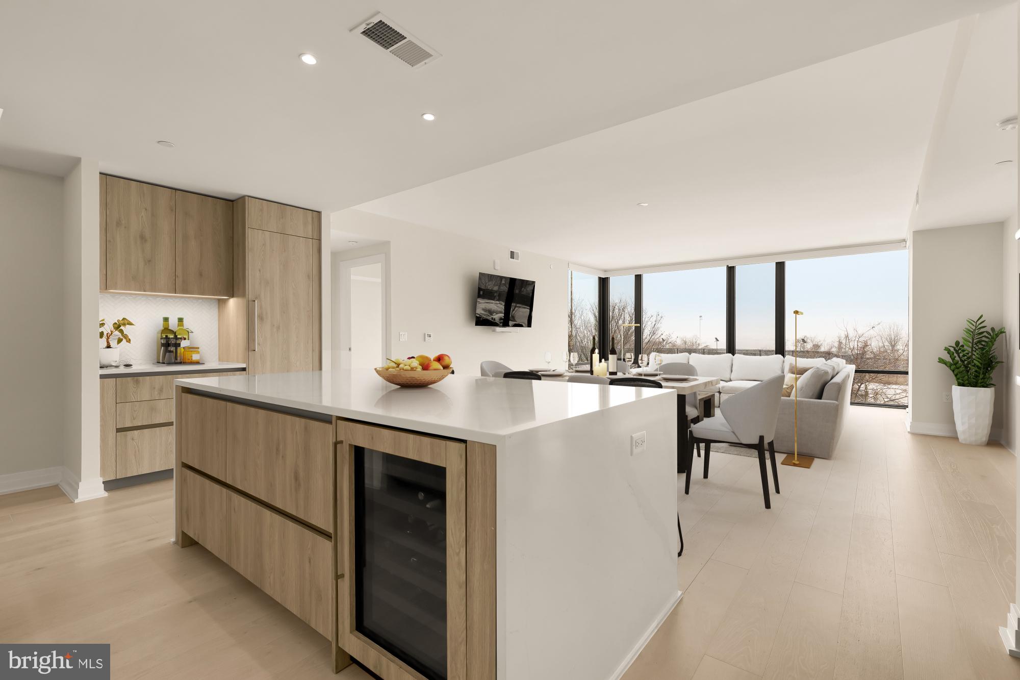 Real estate listing preview #16