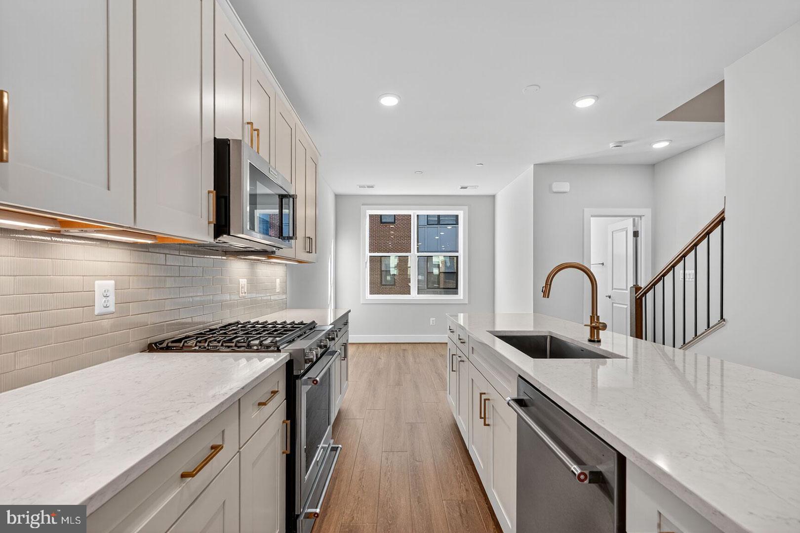 Real estate listing preview #5