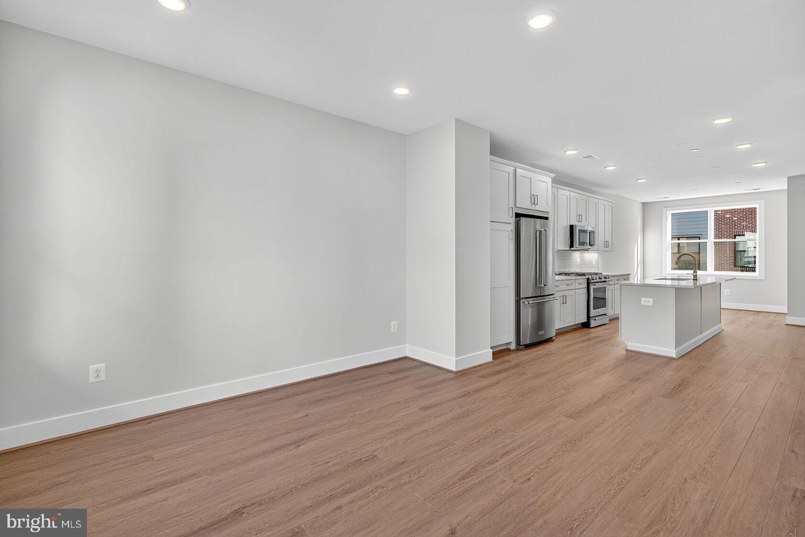 Real estate listing preview #9